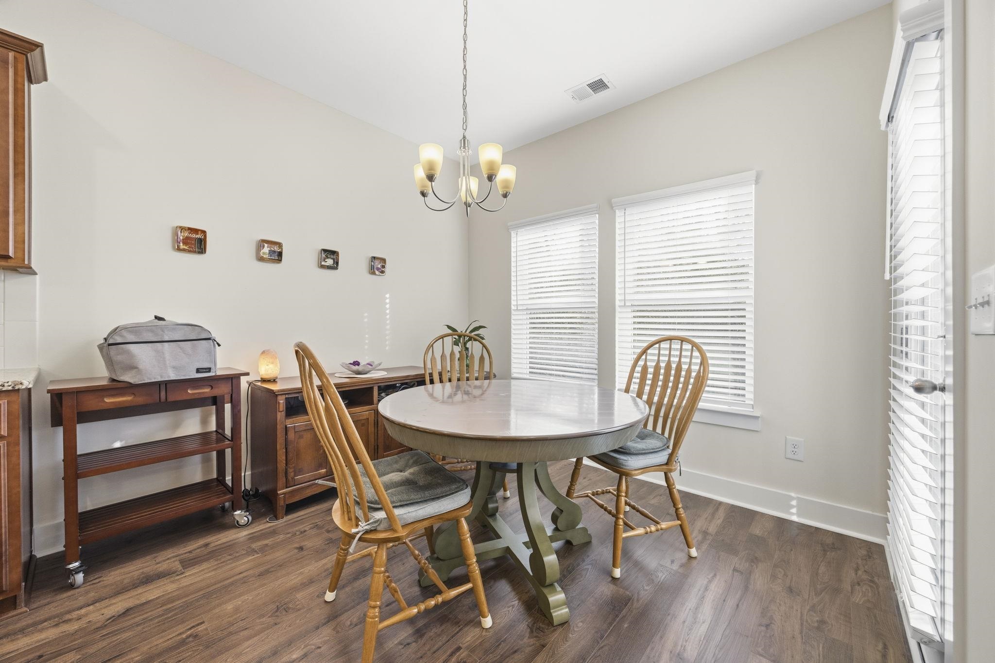 325 Brighton Pl. Property Photo 11