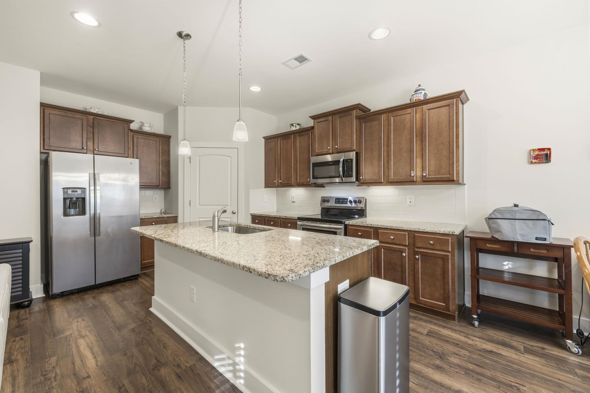 325 Brighton Pl. Property Photo 14