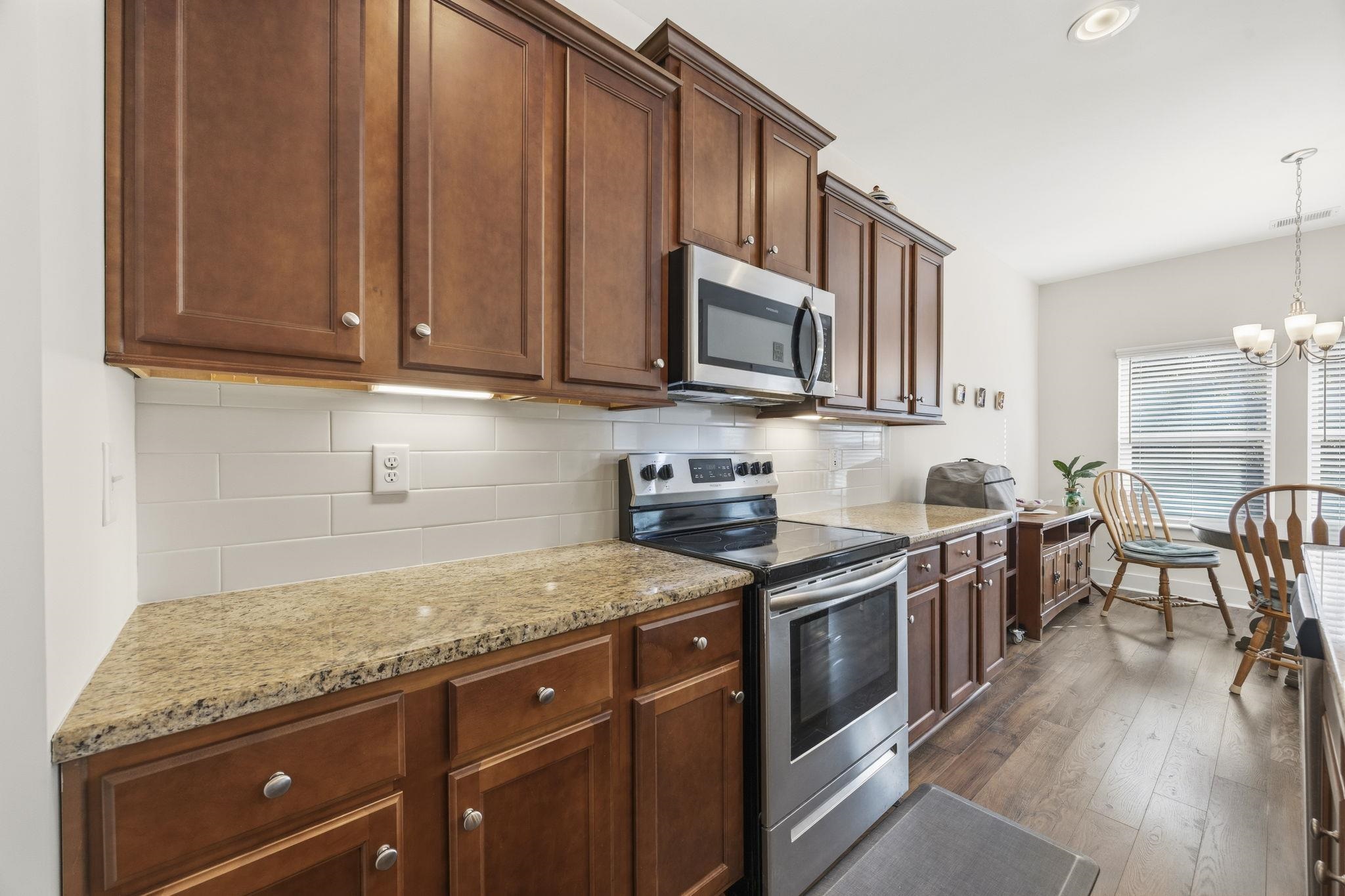 325 Brighton Pl. Property Photo 16