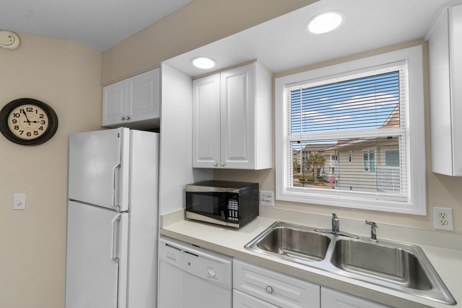 300 Shorehaven Dr. Property Photo 4