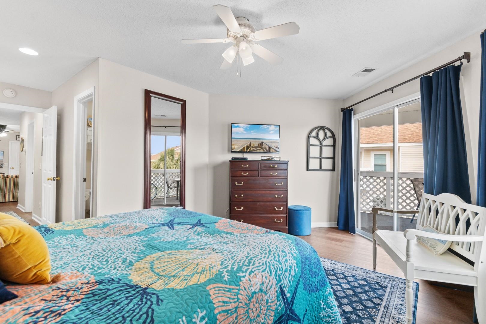300 Shorehaven Dr. Property Photo 16
