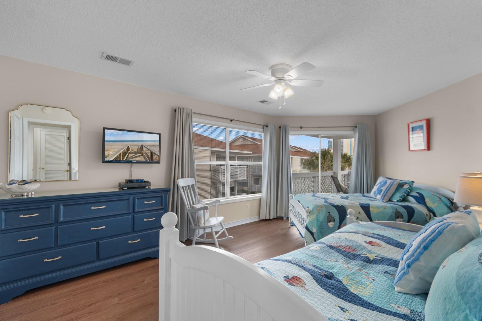 300 Shorehaven Dr. Property Photo 21