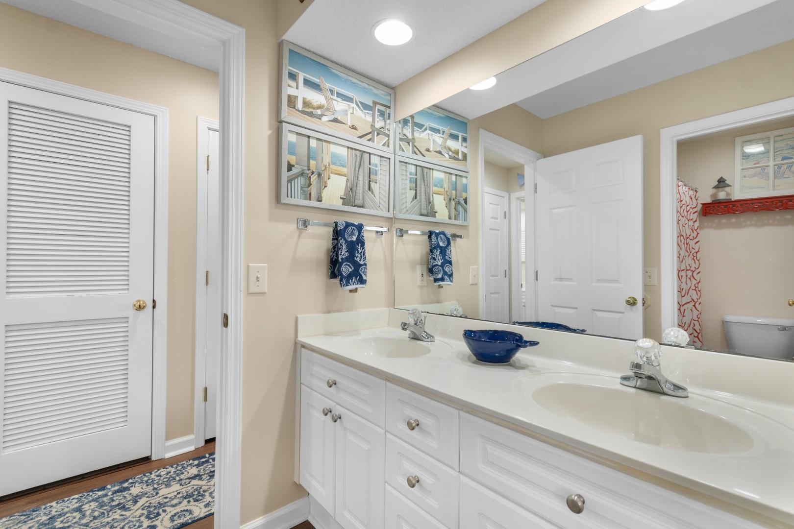 300 Shorehaven Dr. Property Photo 23