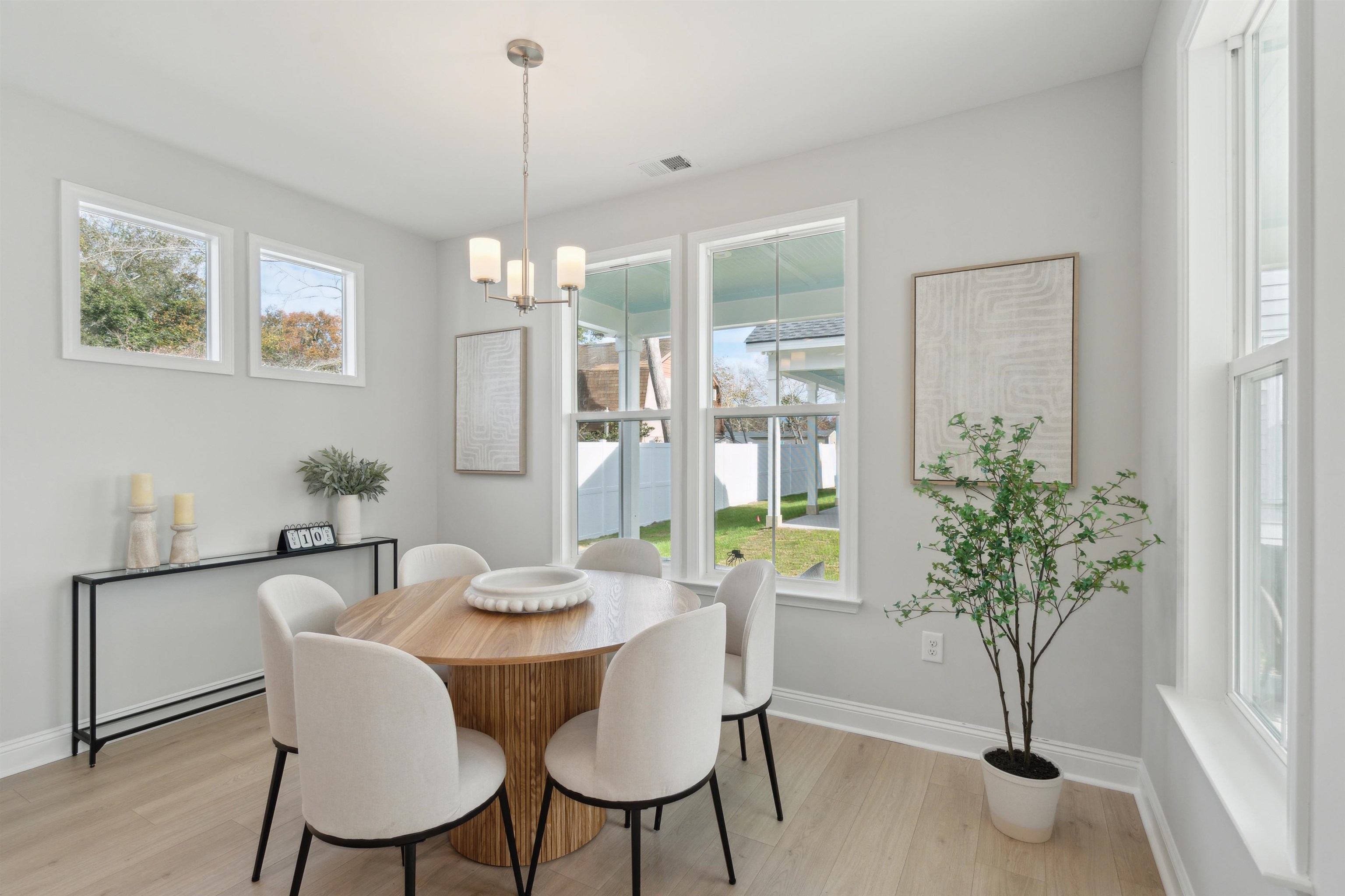 2512 Hillbourne Loop Property Photo 10
