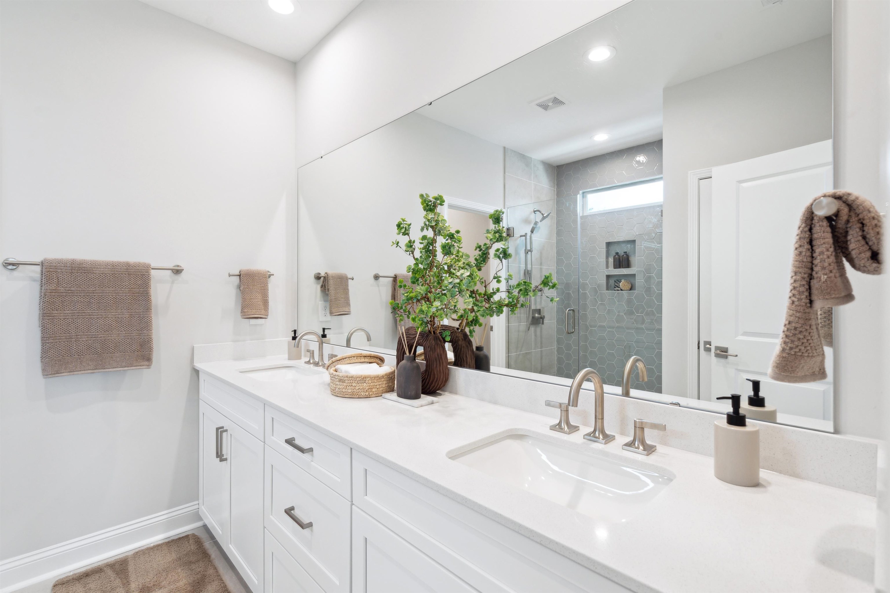 2512 Hillbourne Loop Property Photo 14
