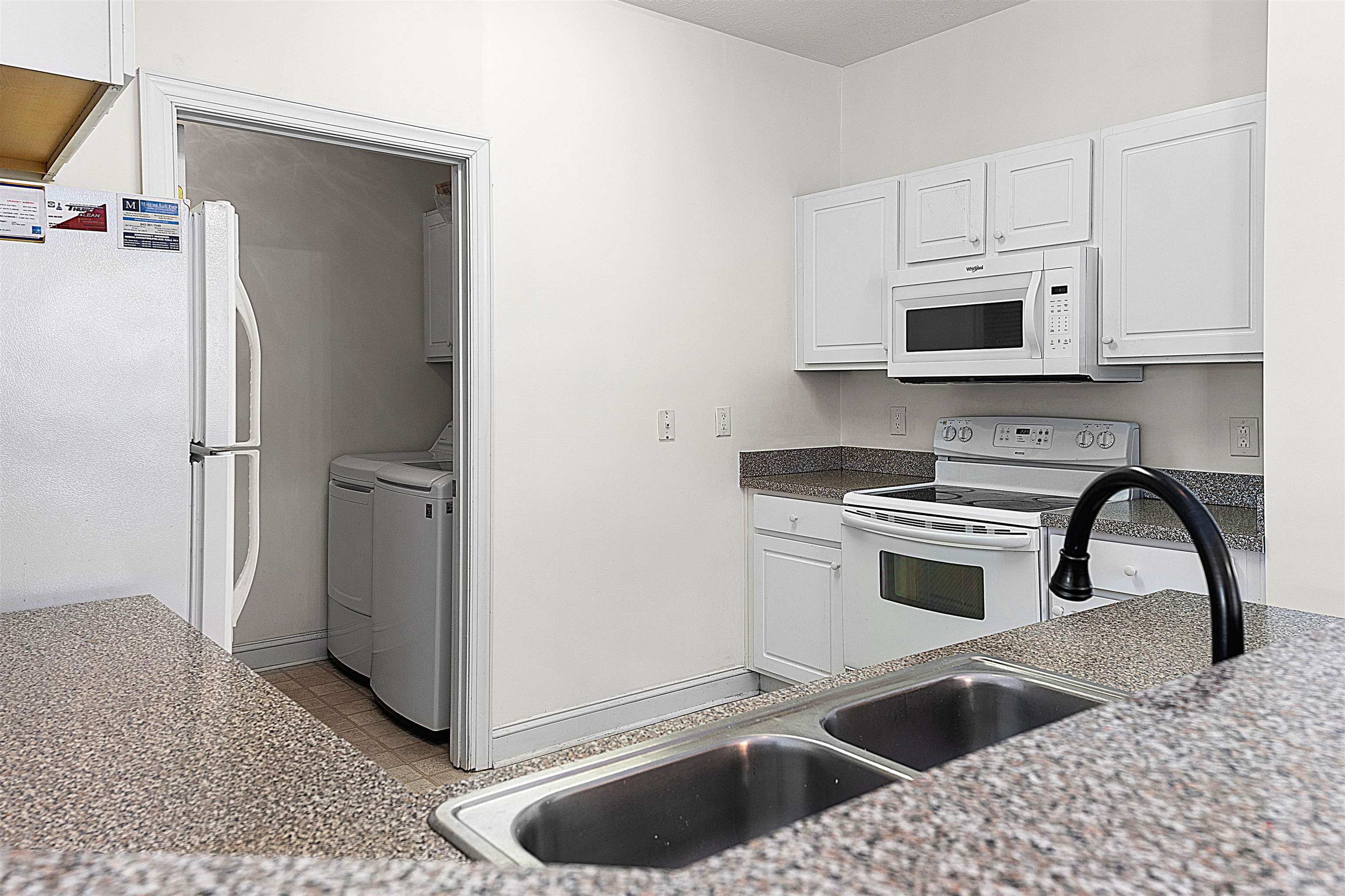 6010 Windsor Green Way Property Photo 4