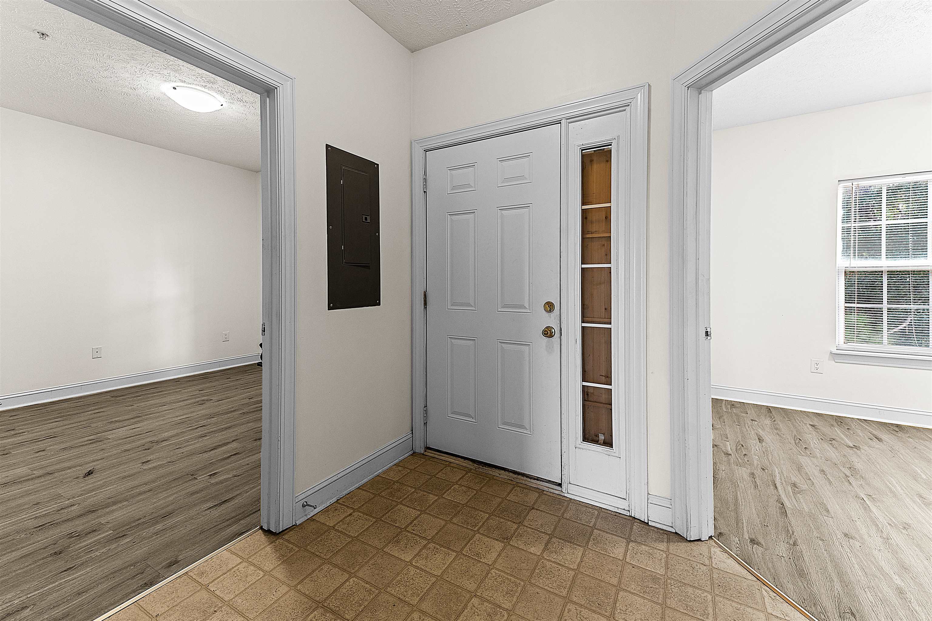 6010 Windsor Green Way Property Photo 6