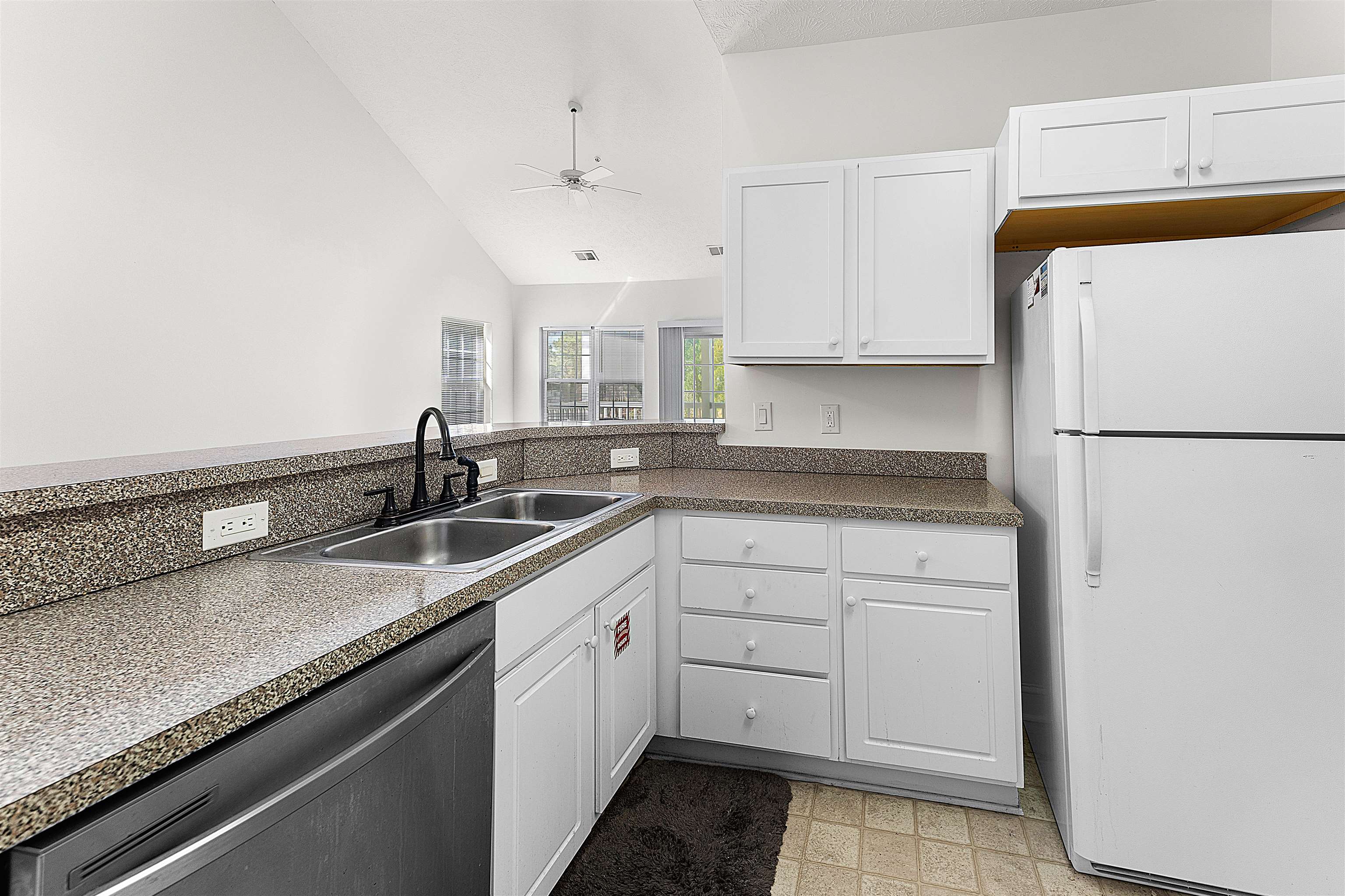 6010 Windsor Green Way Property Photo 14