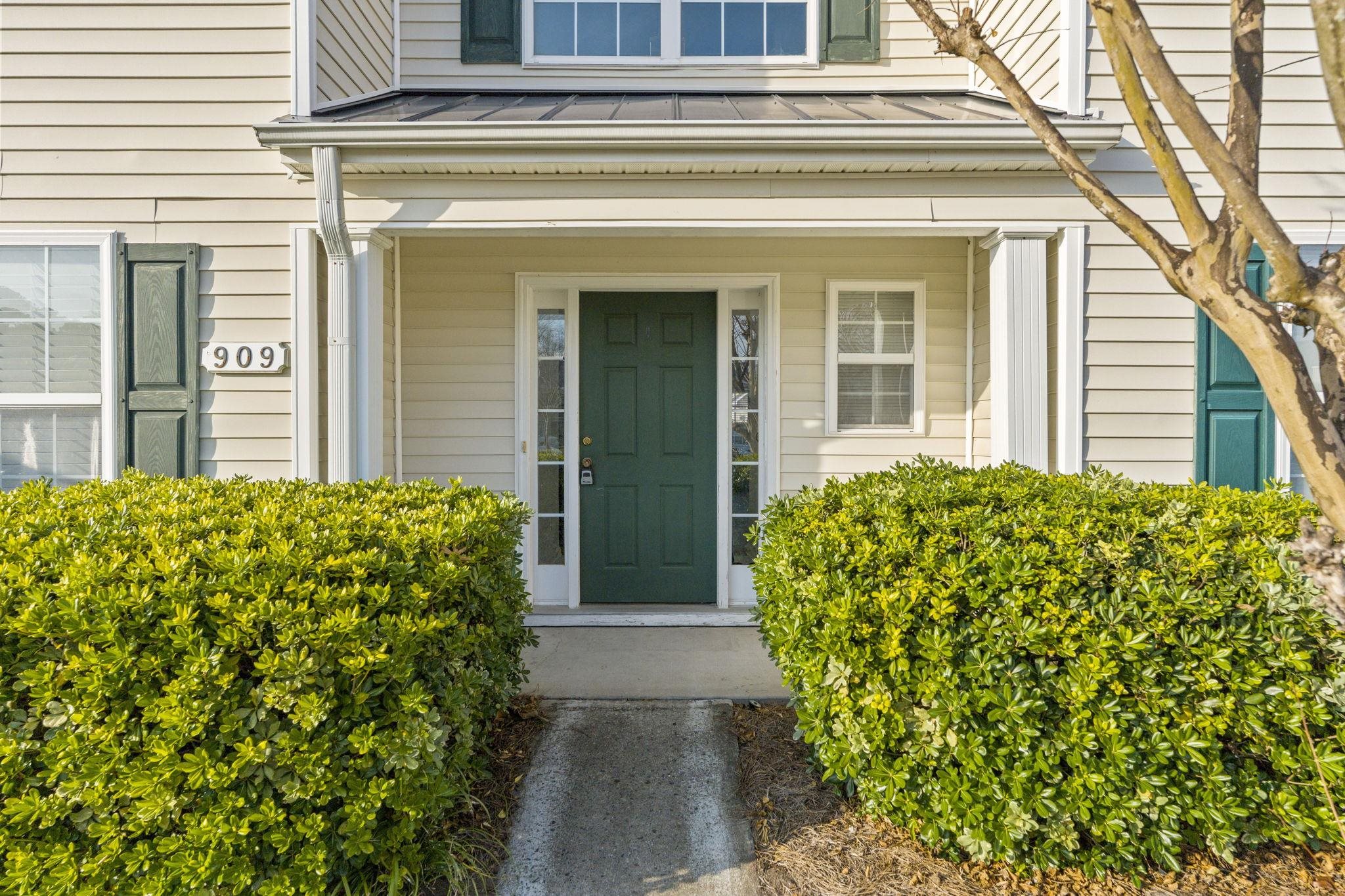 909 Barn Owl Ct. Property Photo 3