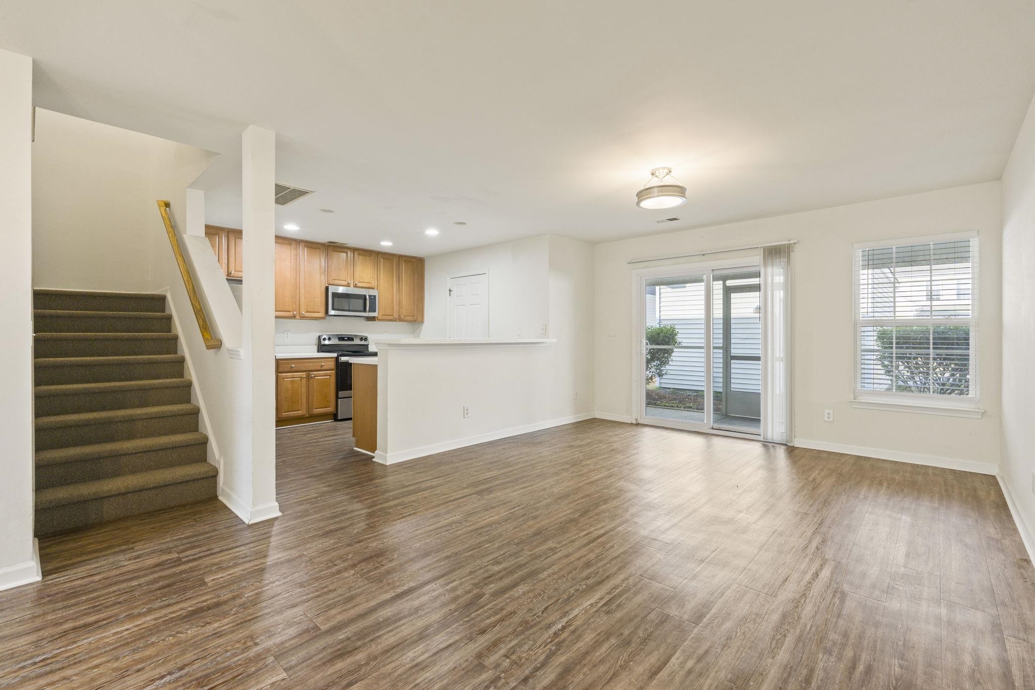 909 Barn Owl Ct. Property Photo 6