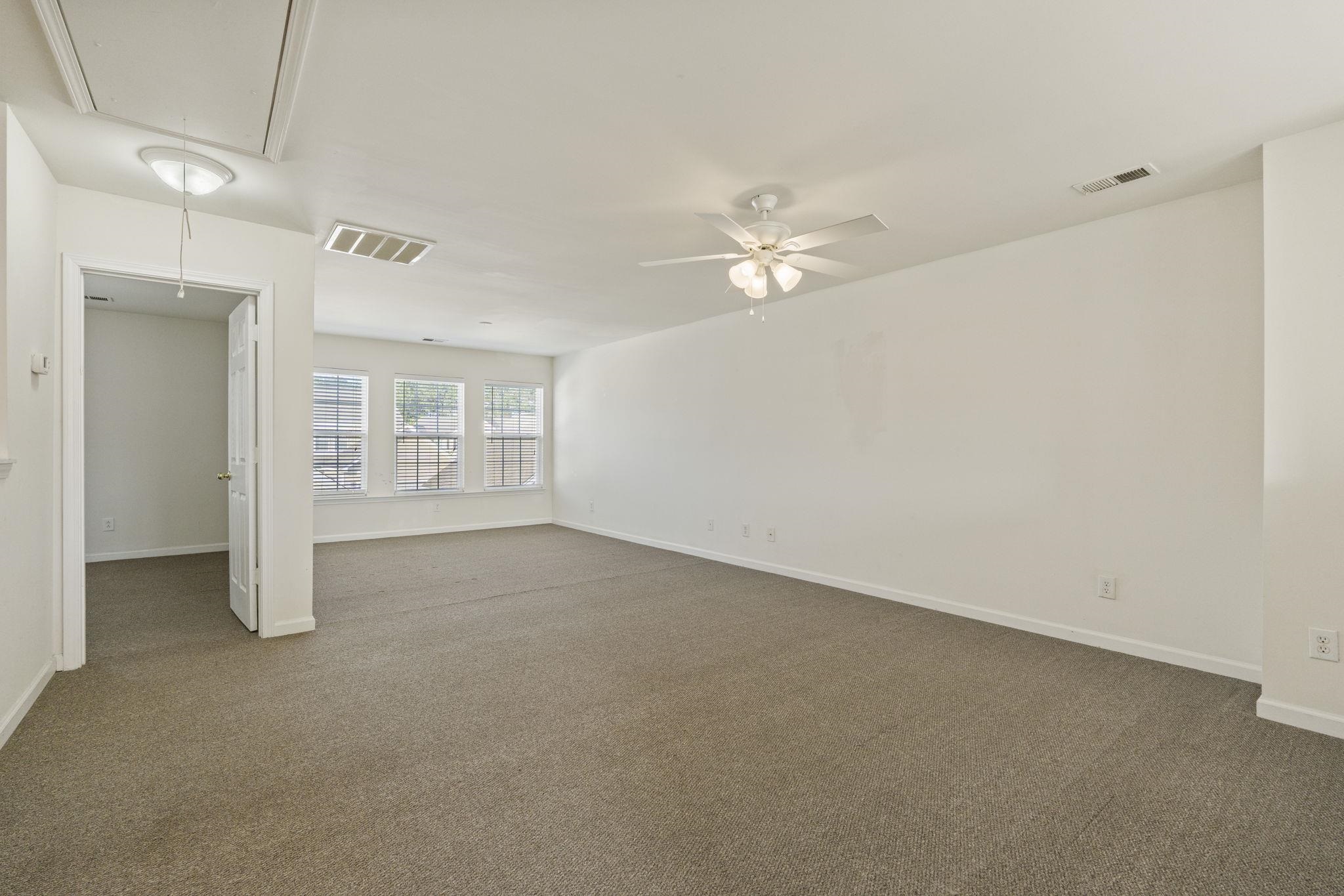 909 Barn Owl Ct. Property Photo 22