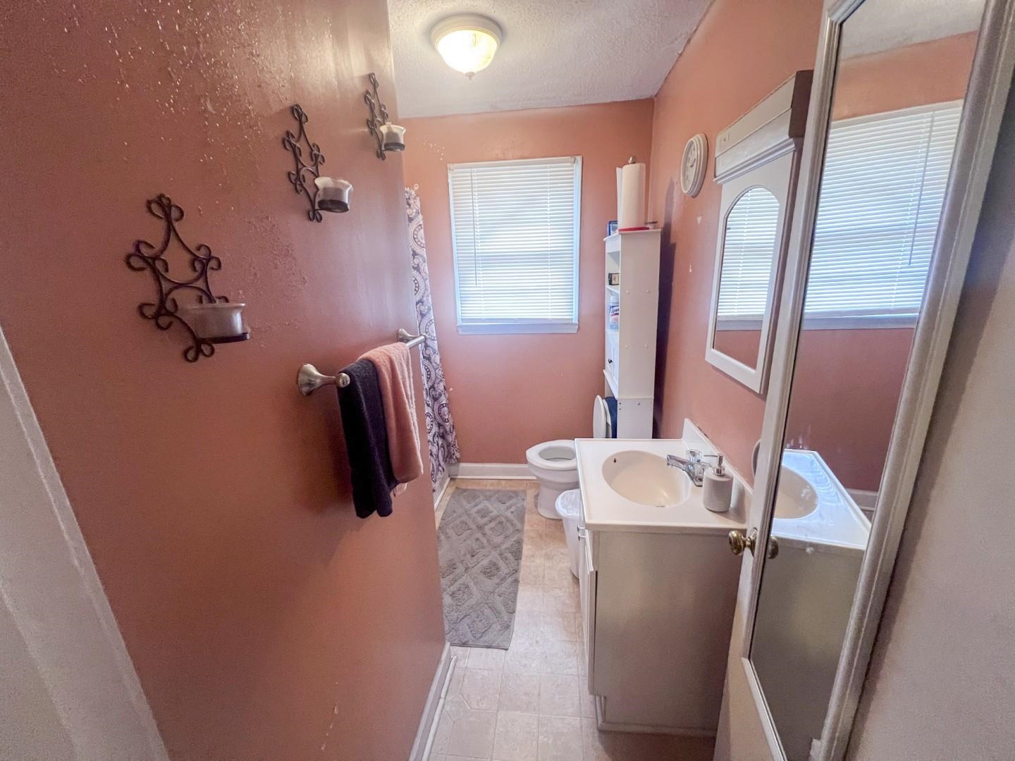 913 Timmerman Dr. Property Photo 5