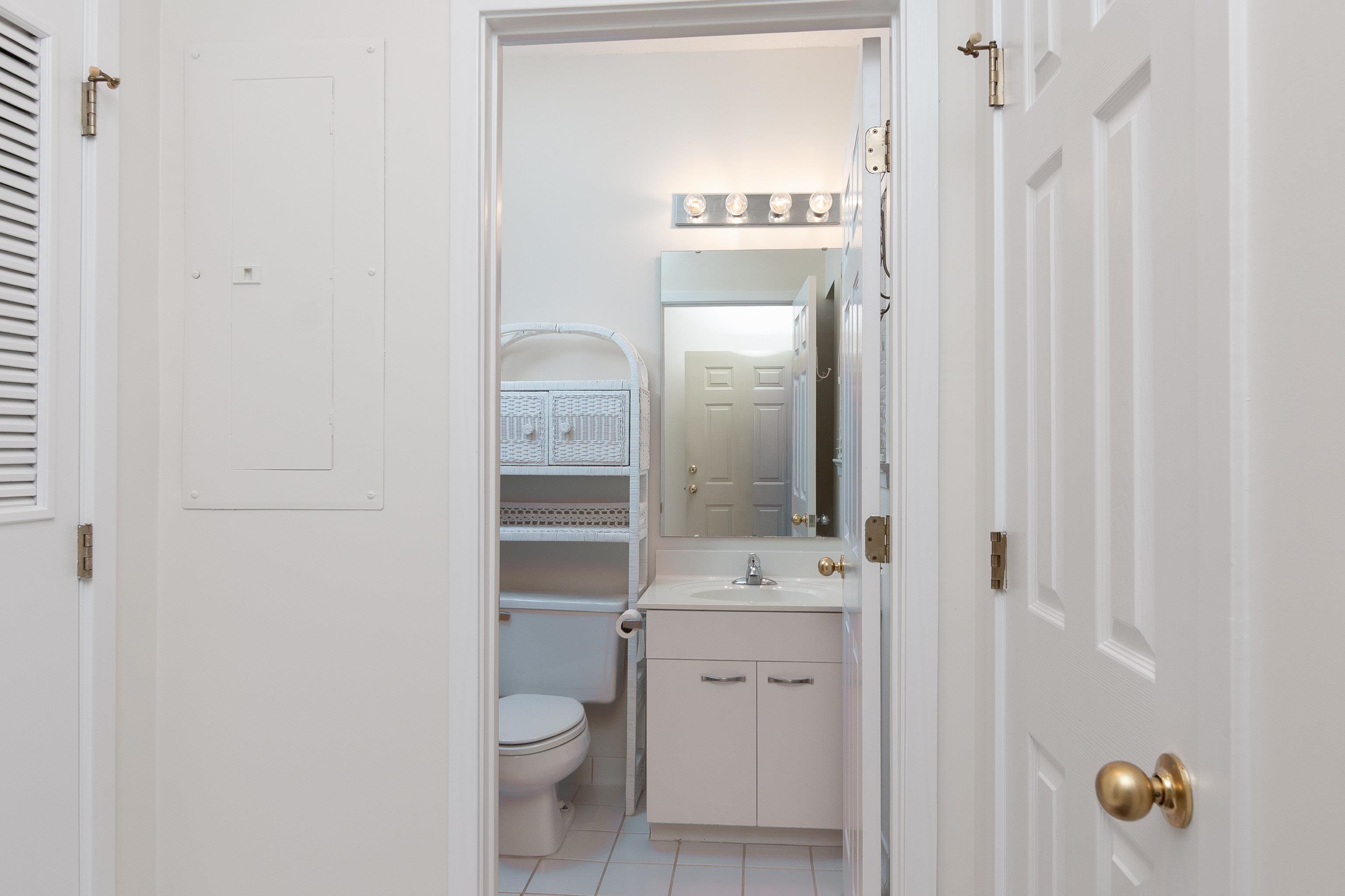 808 Castleford Circle Property Photo 18