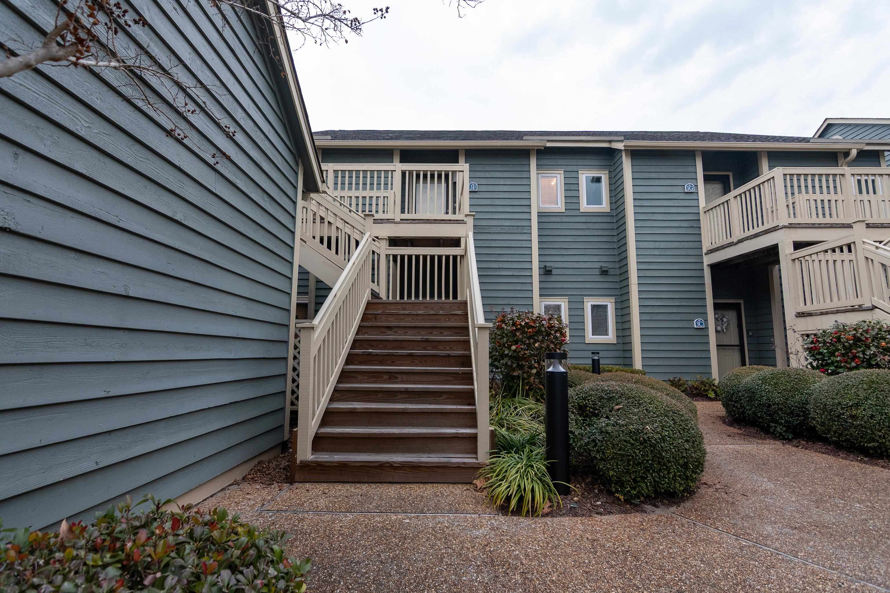 808 Castleford Circle Property Photo 42
