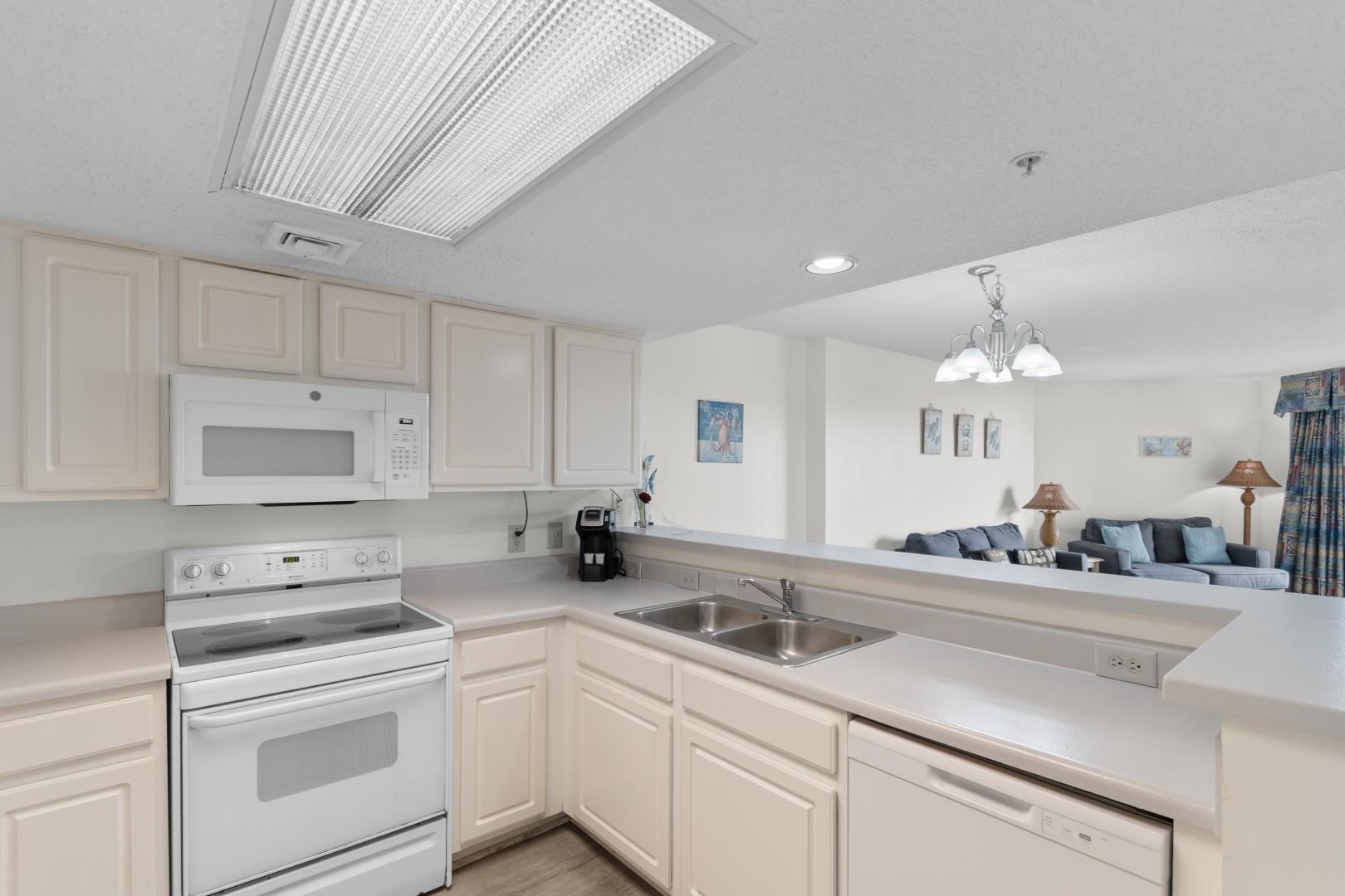 201 74th Ave. N Property Photo 5