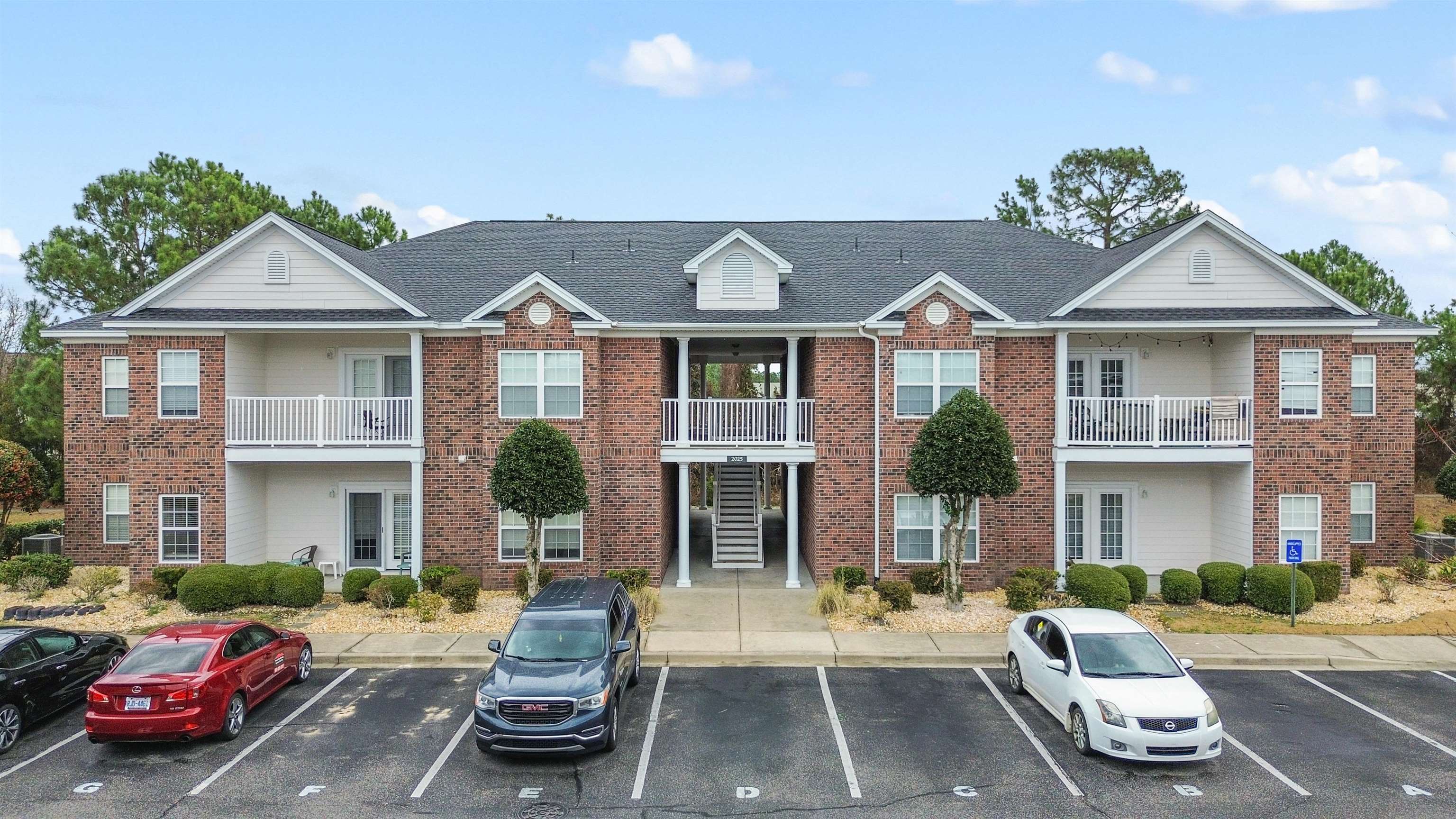 2025 Silvercrest Dr. Property Photo 1