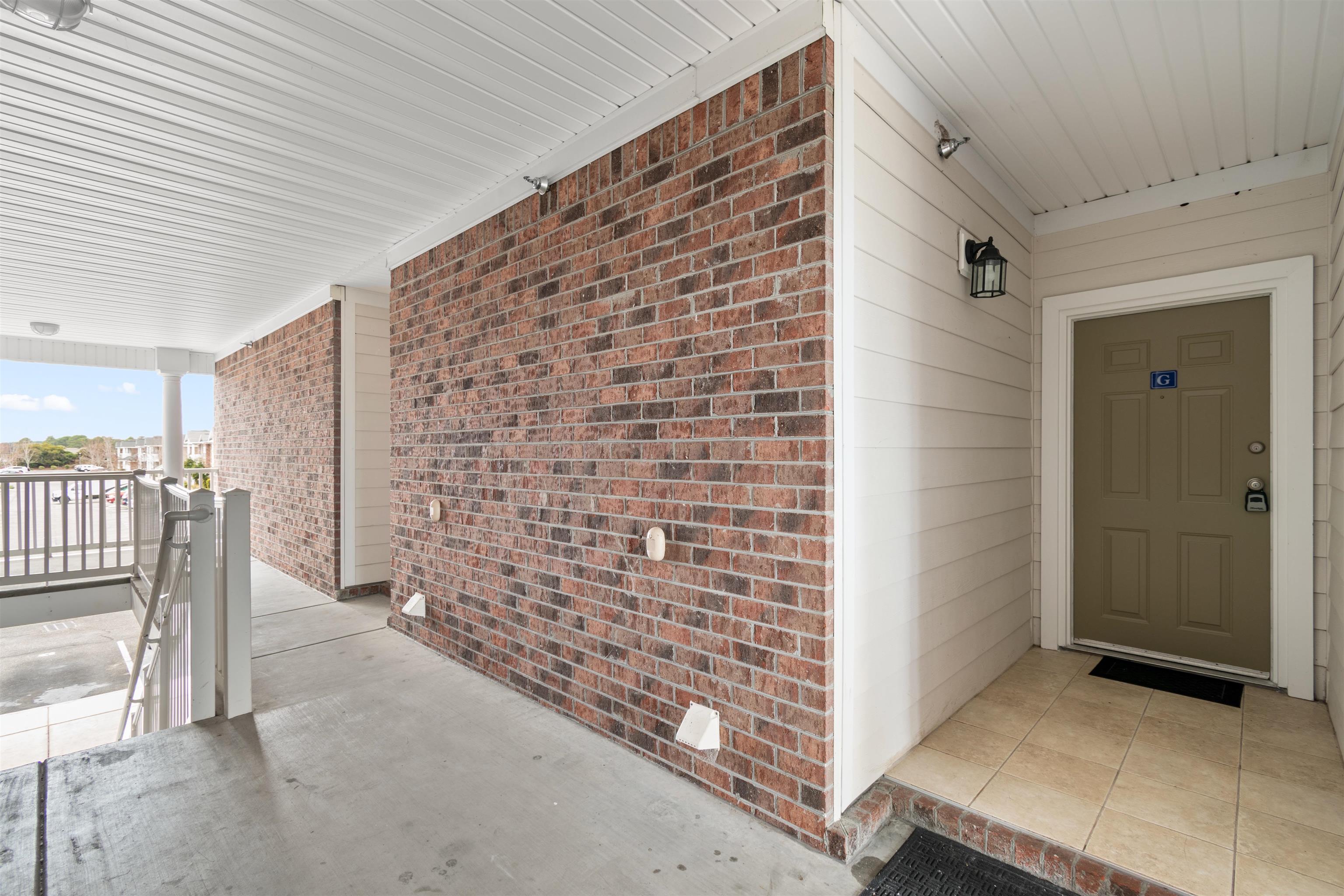 2025 Silvercrest Dr. Property Photo 3