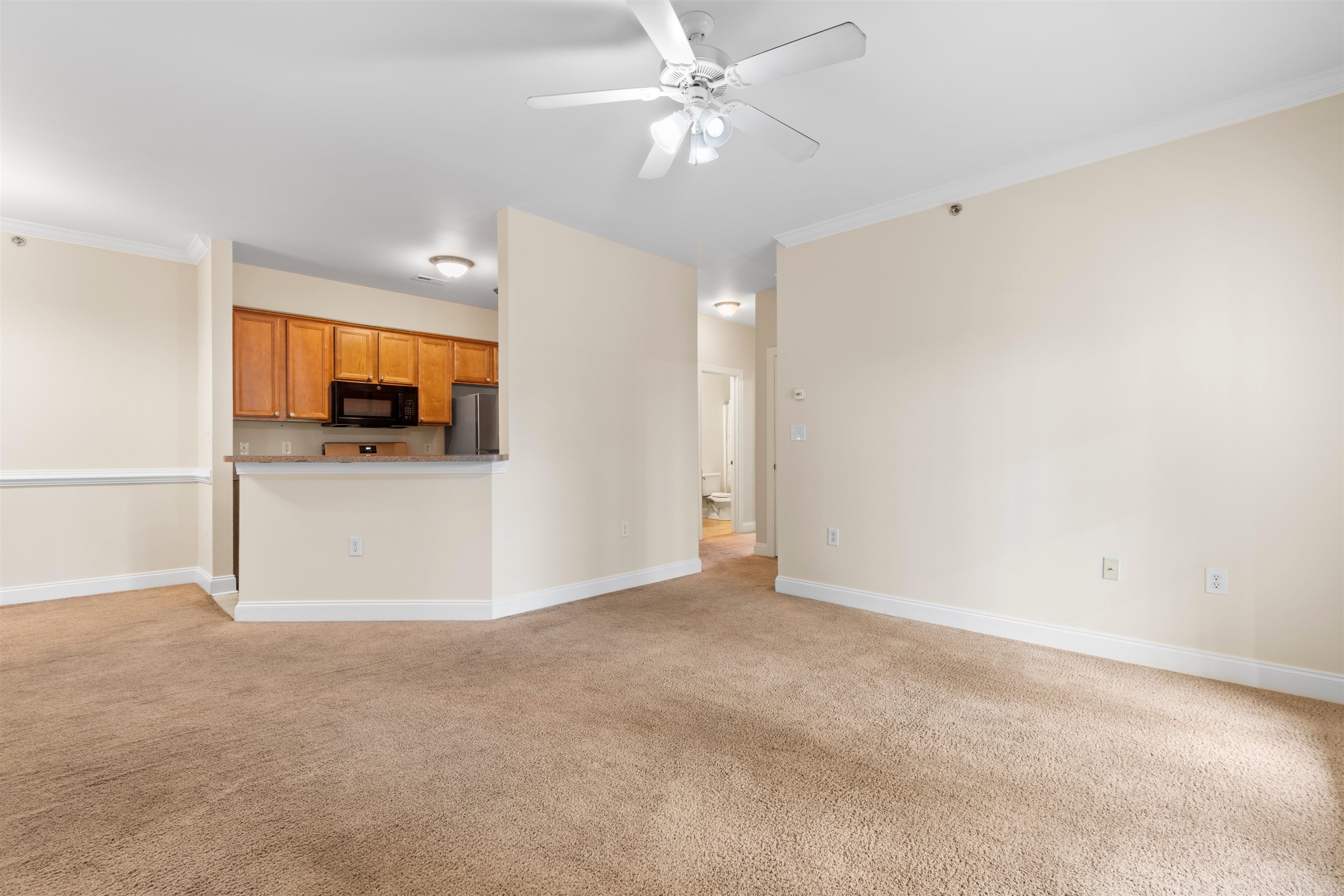 2025 Silvercrest Dr. Property Photo 5