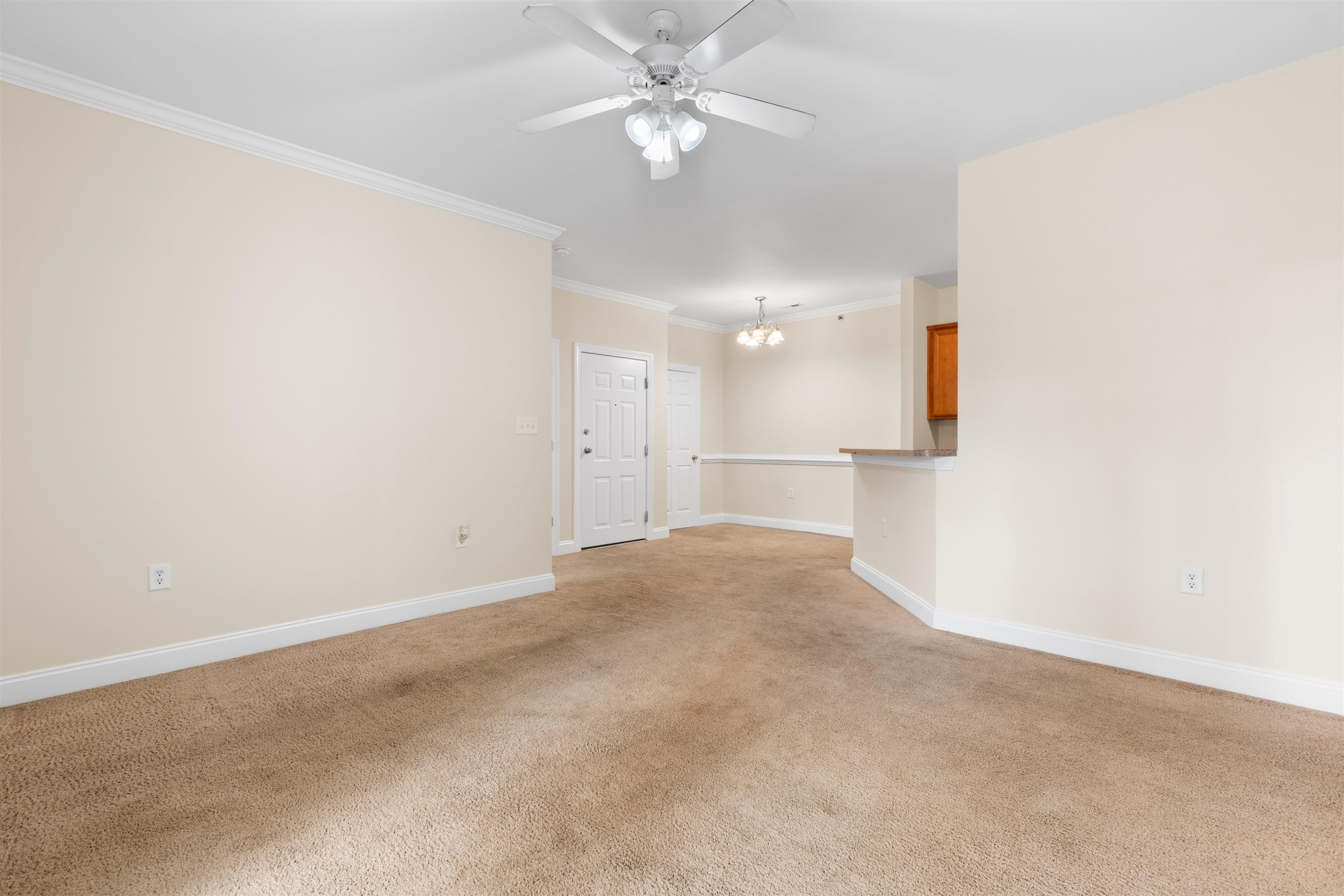 2025 Silvercrest Dr. Property Photo 6