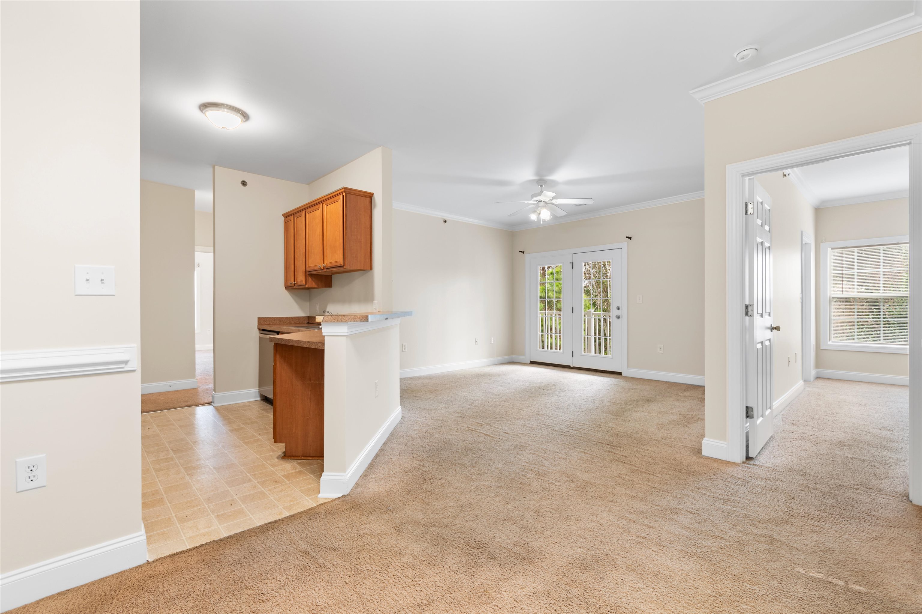 2025 Silvercrest Dr. Property Photo 8