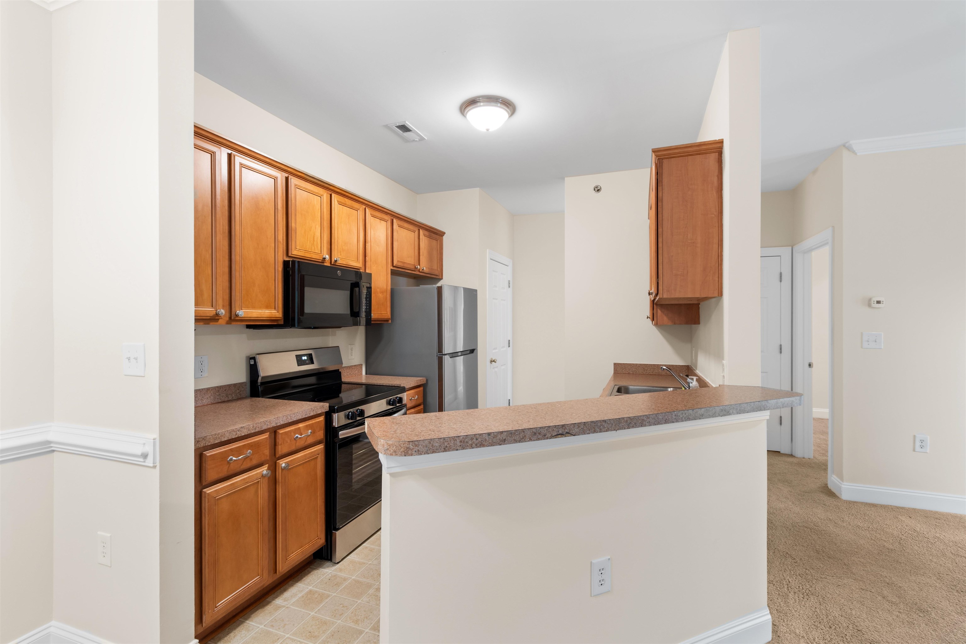 2025 Silvercrest Dr. Property Photo 10