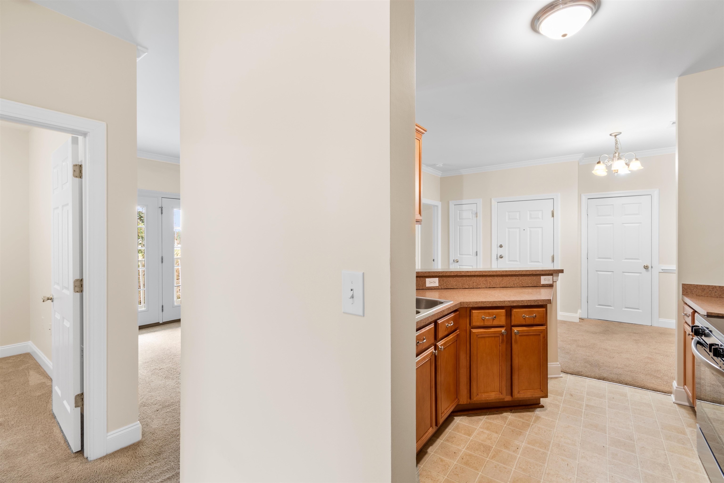 2025 Silvercrest Dr. Property Photo 14