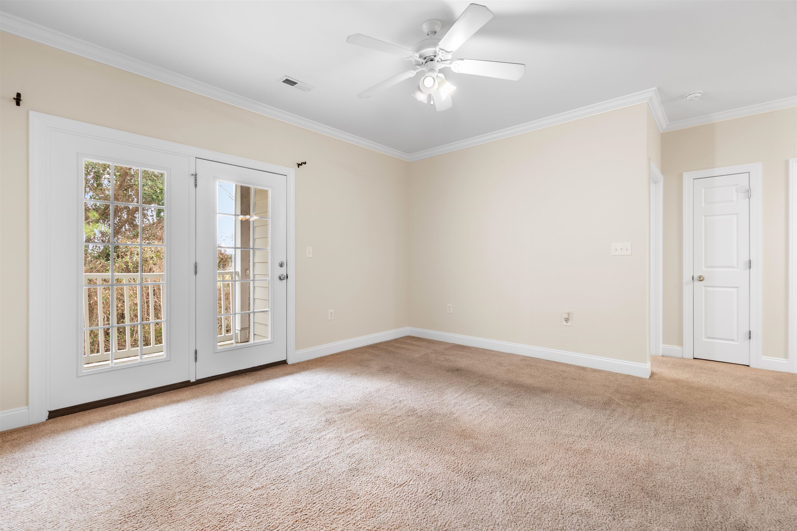 2025 Silvercrest Dr. Property Photo 18