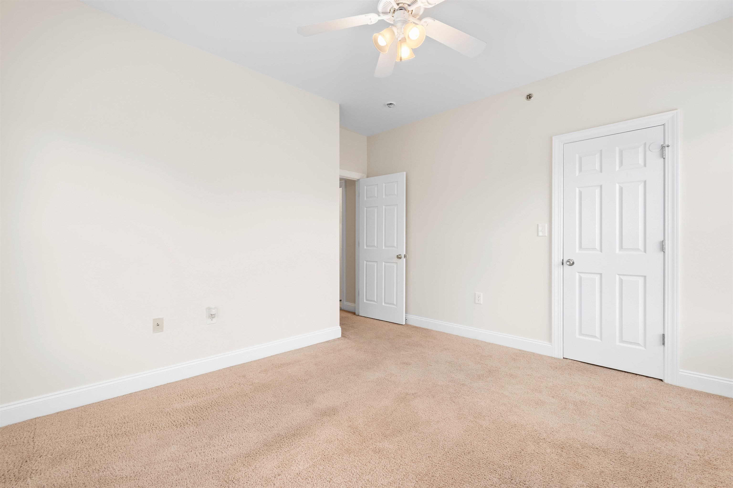 2025 Silvercrest Dr. Property Photo 22