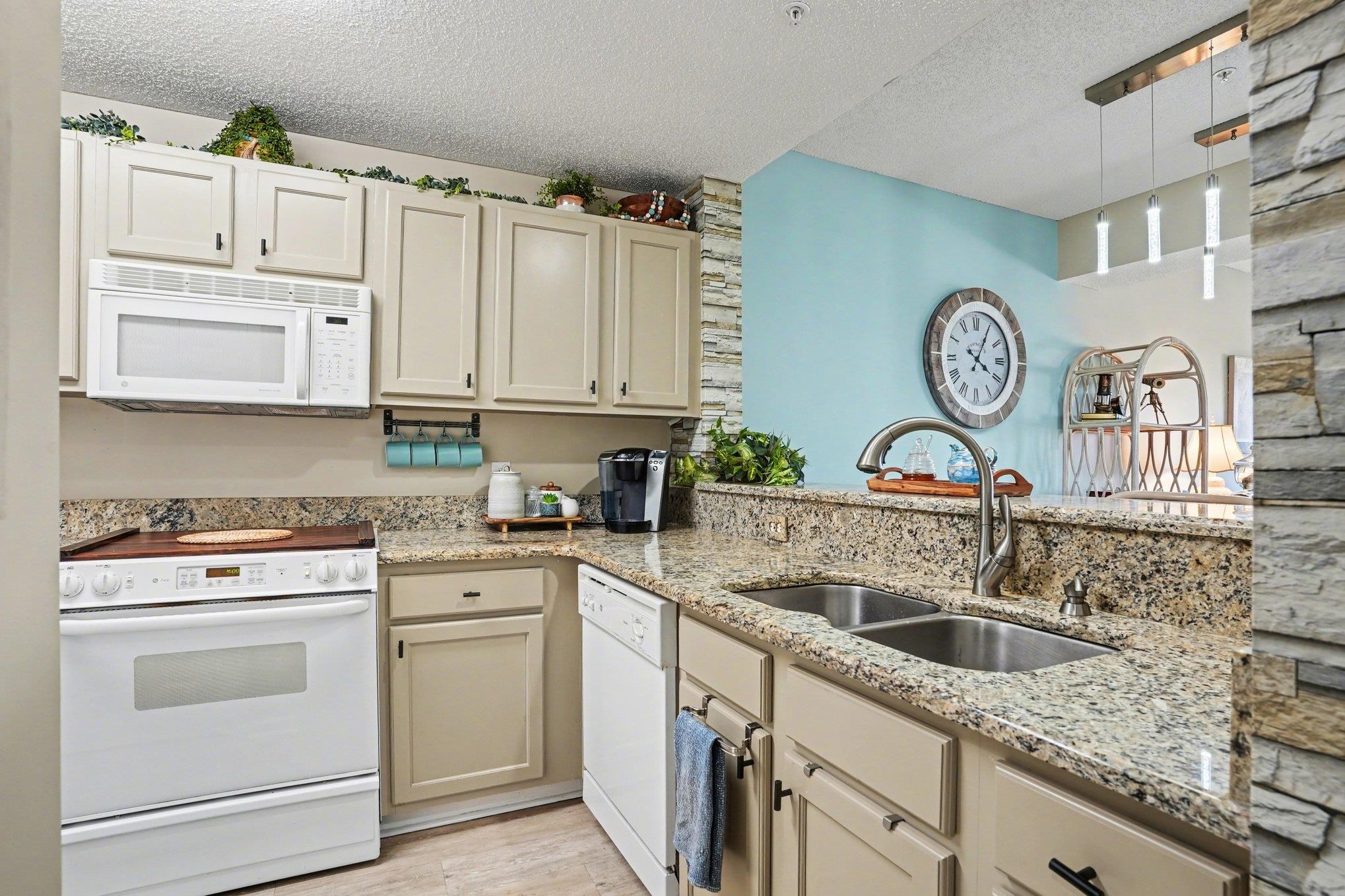 1401 Lighthouse Dr. Property Photo 7