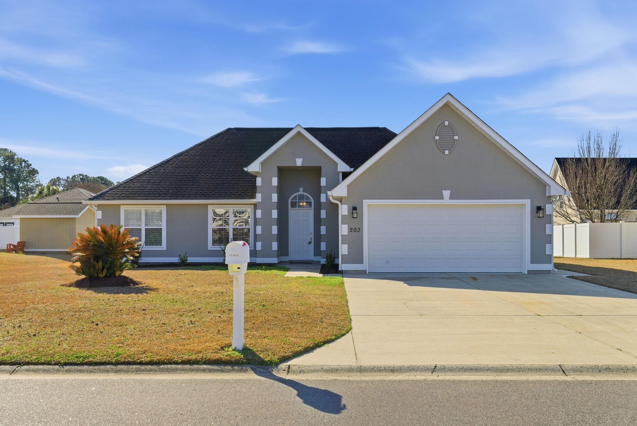 203 Silverbelle Blvd. Property Photo 1