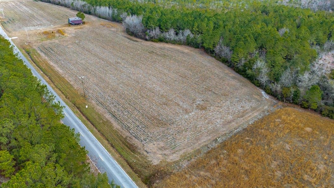 9060 Black Creek Rd. Property Photo 4