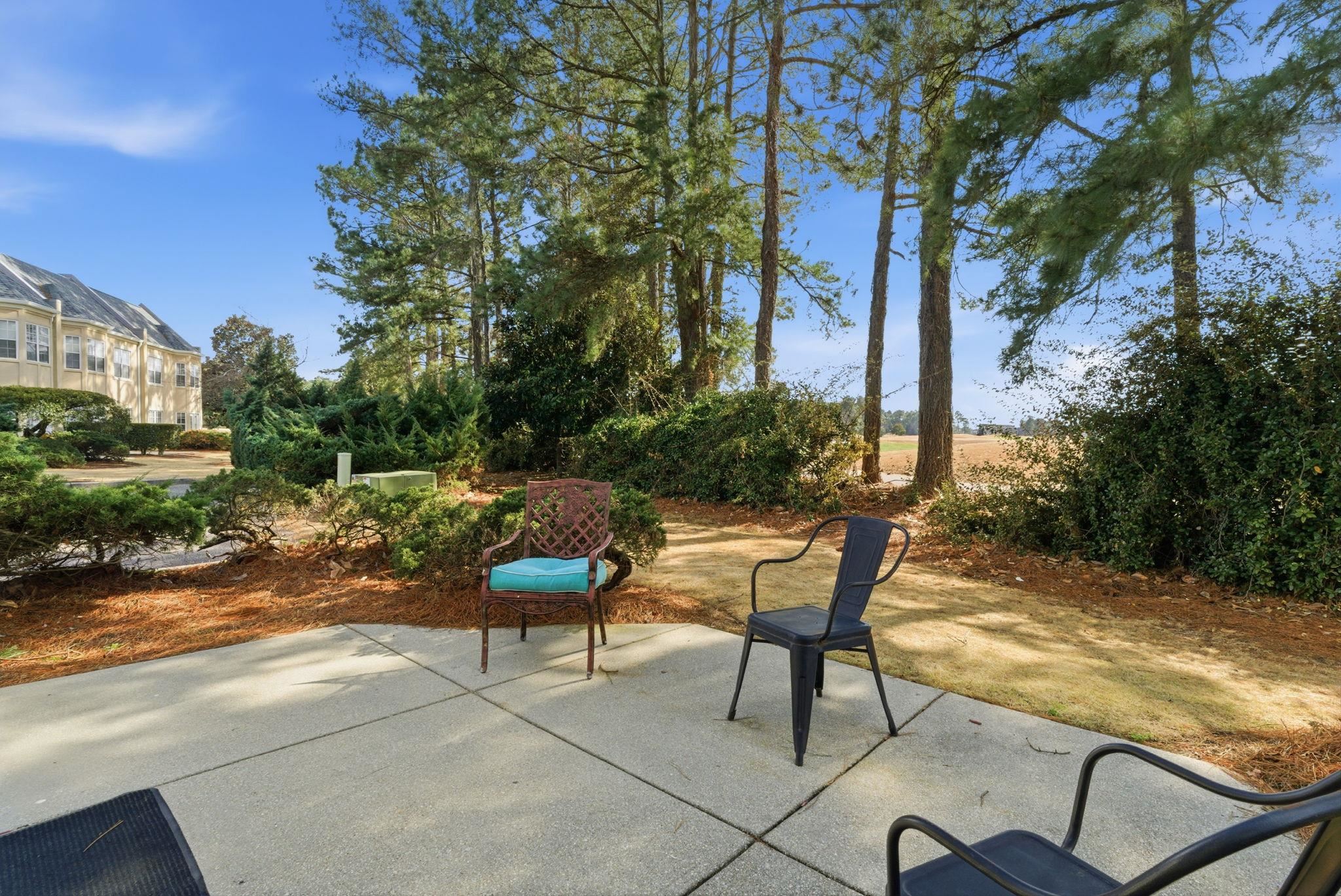 4586 Girvan Dr. Property Photo 16