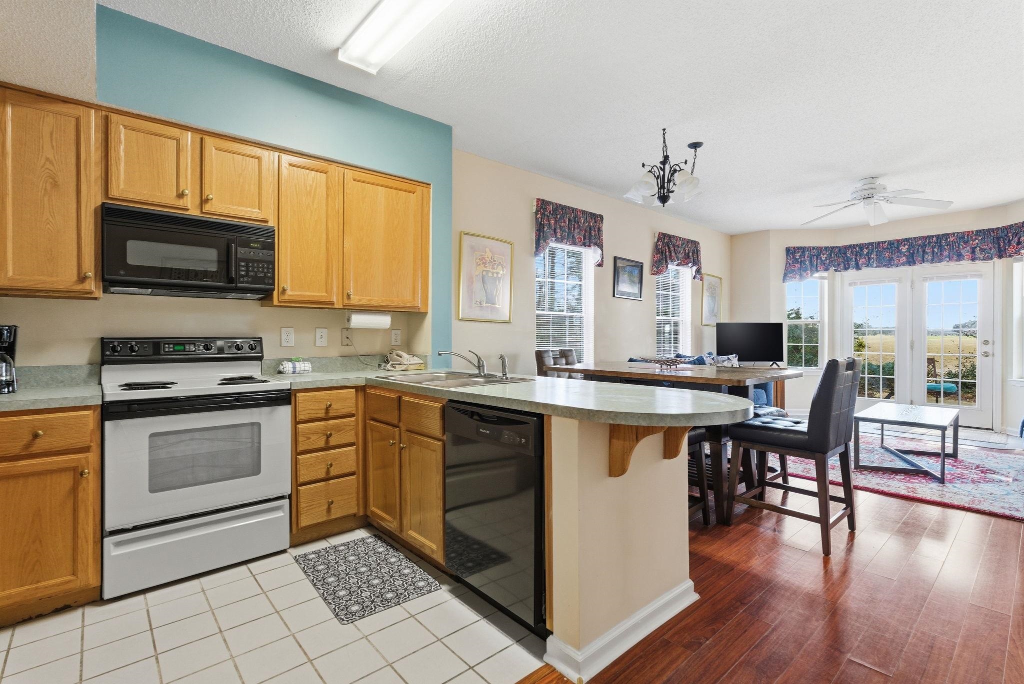 4586 Girvan Dr. Property Photo 23