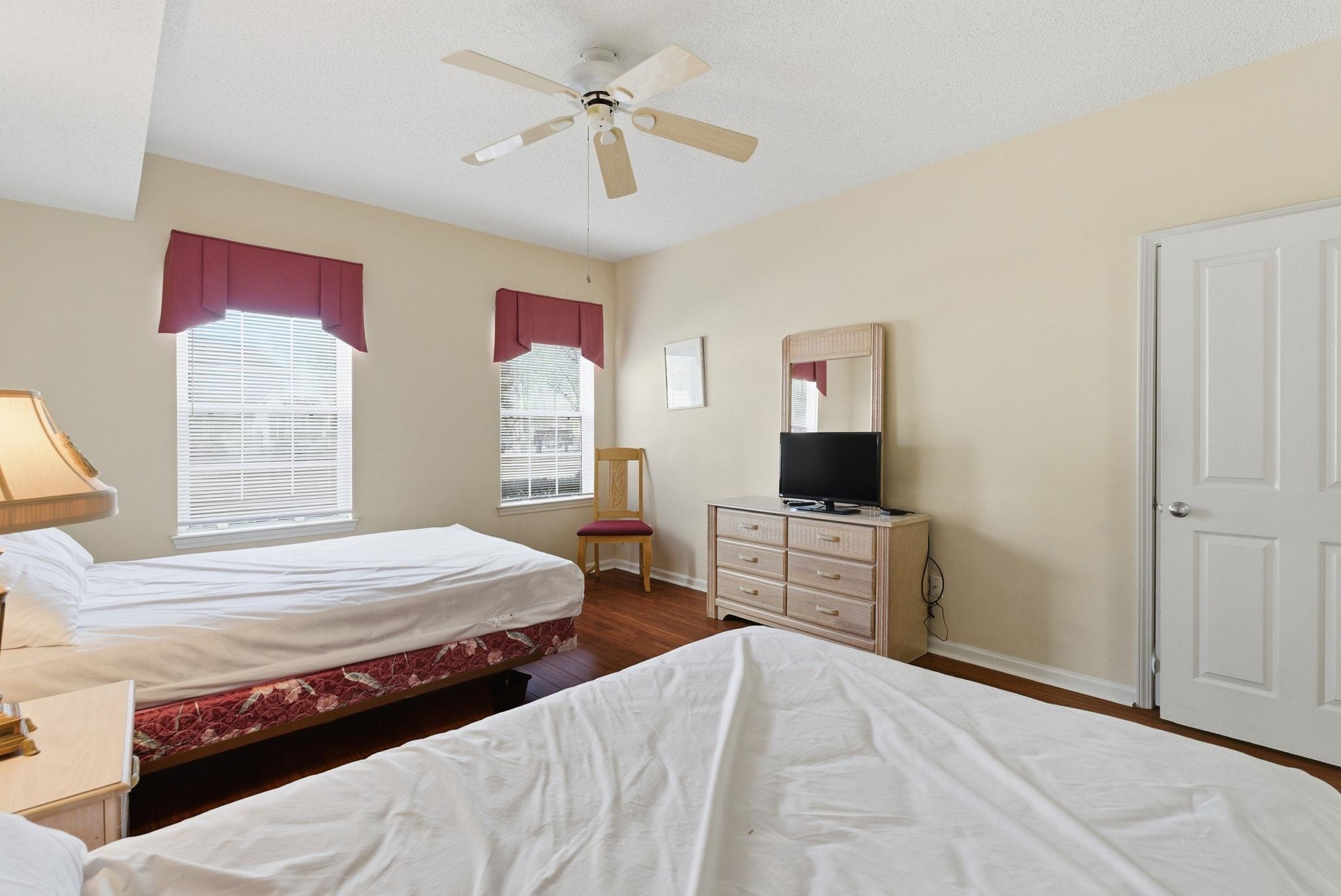 4586 Girvan Dr. Property Photo 25