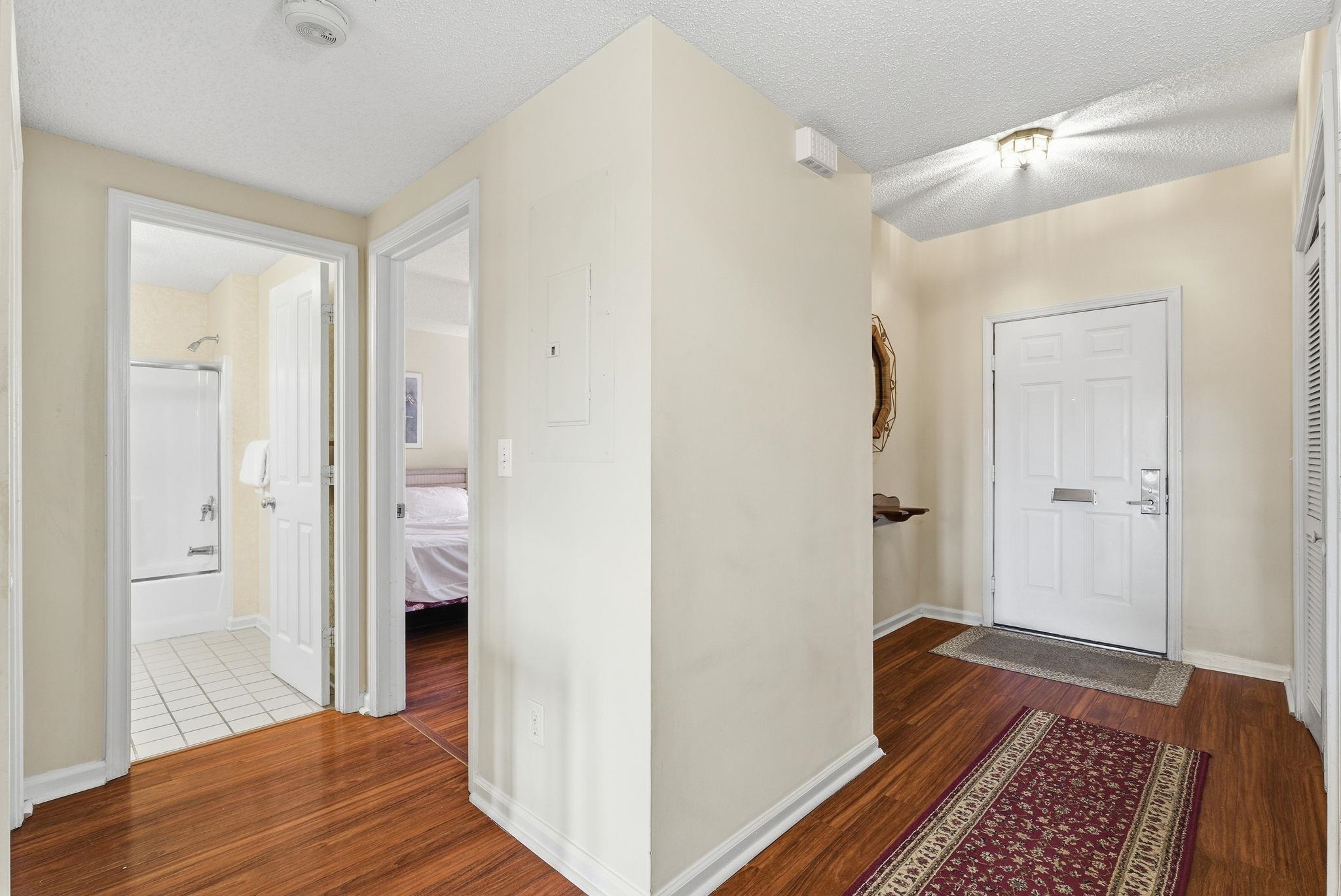 4586 Girvan Dr. Property Photo 26