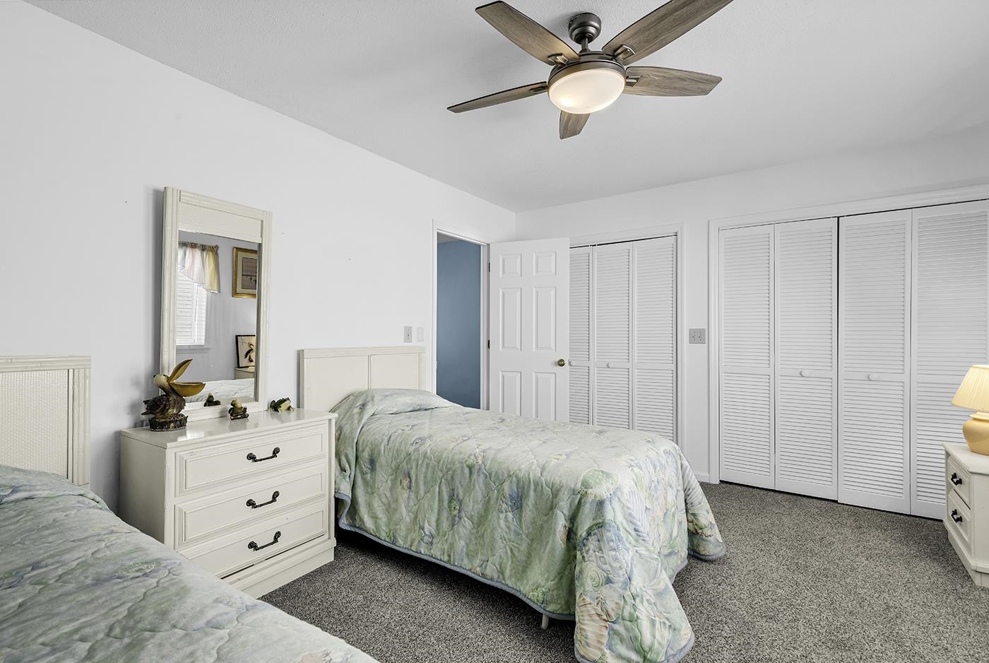 405 N Hillside Dr. Property Photo 15