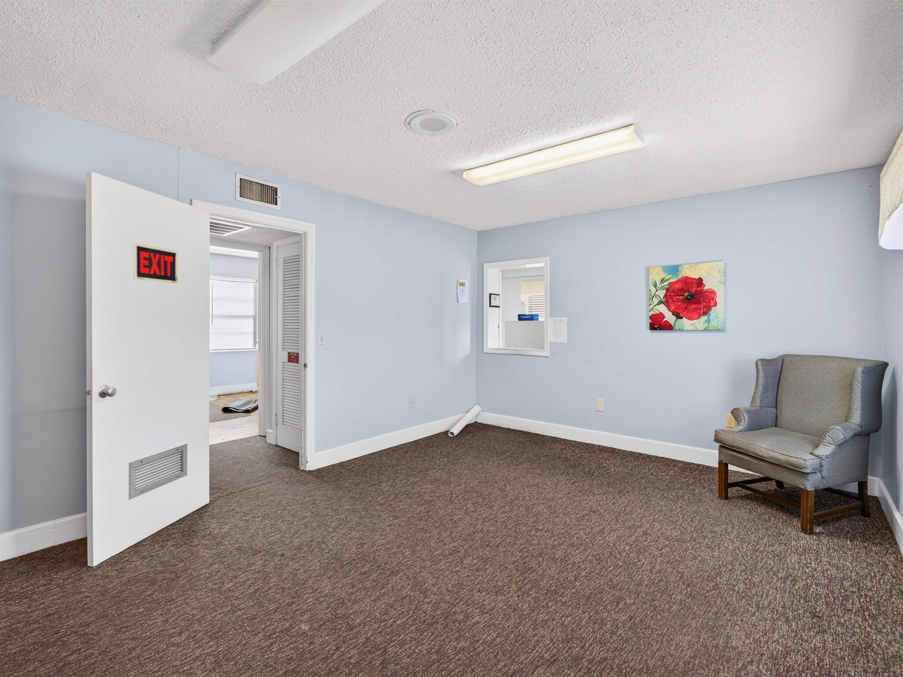 208 S Jackson St. Property Photo 5