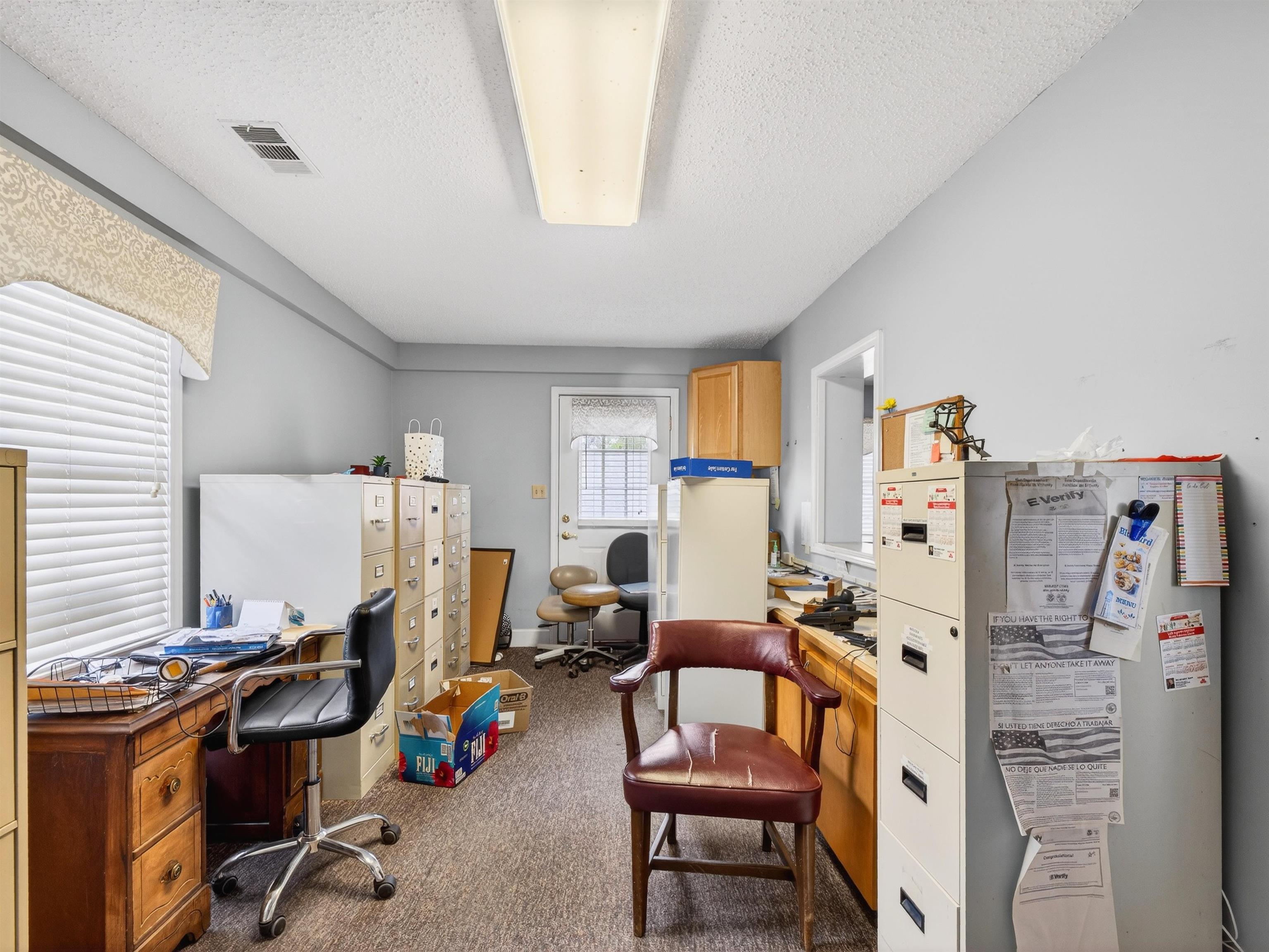 208 S Jackson St. Property Photo 7