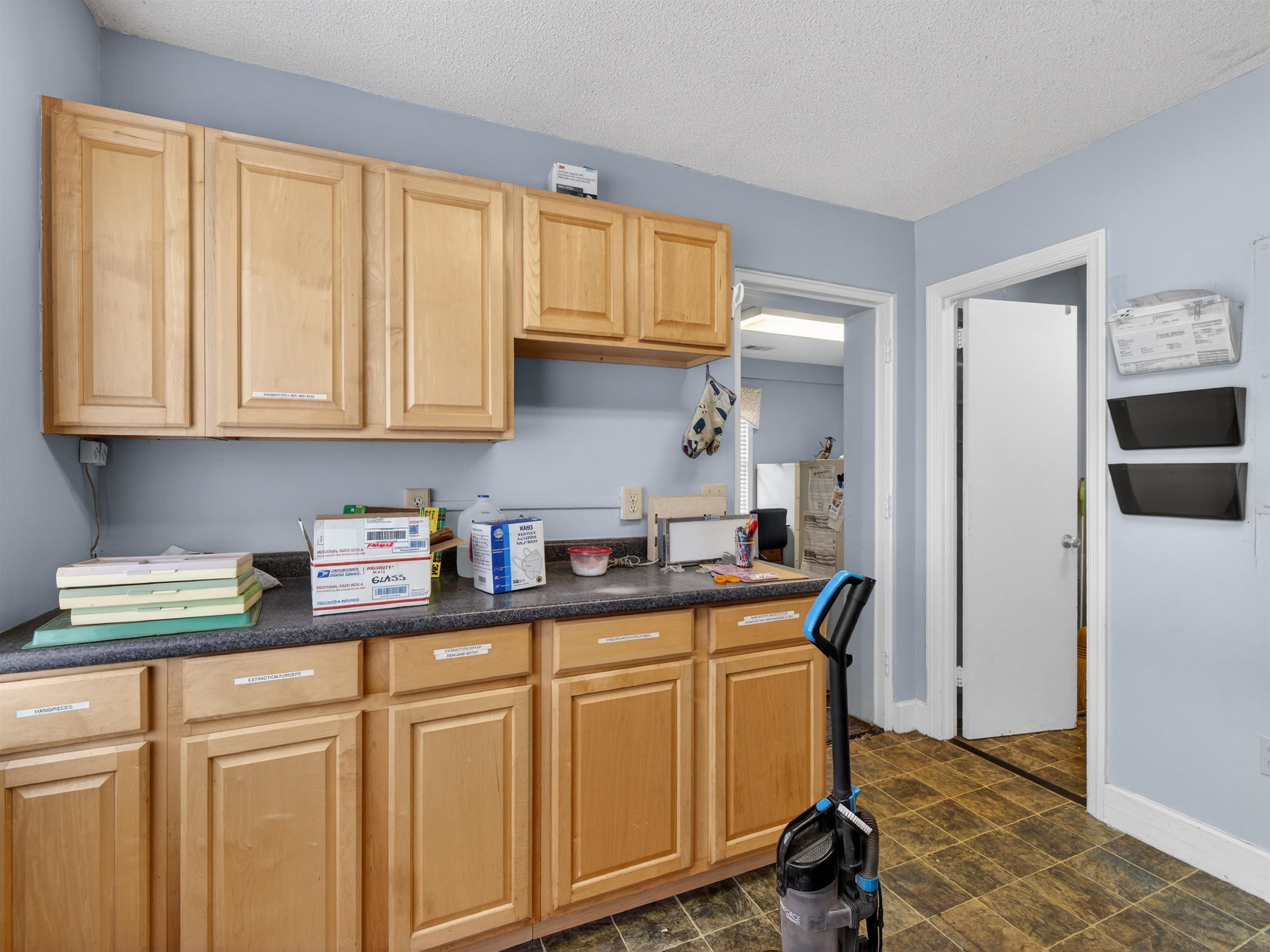 208 S Jackson St. Property Photo 10