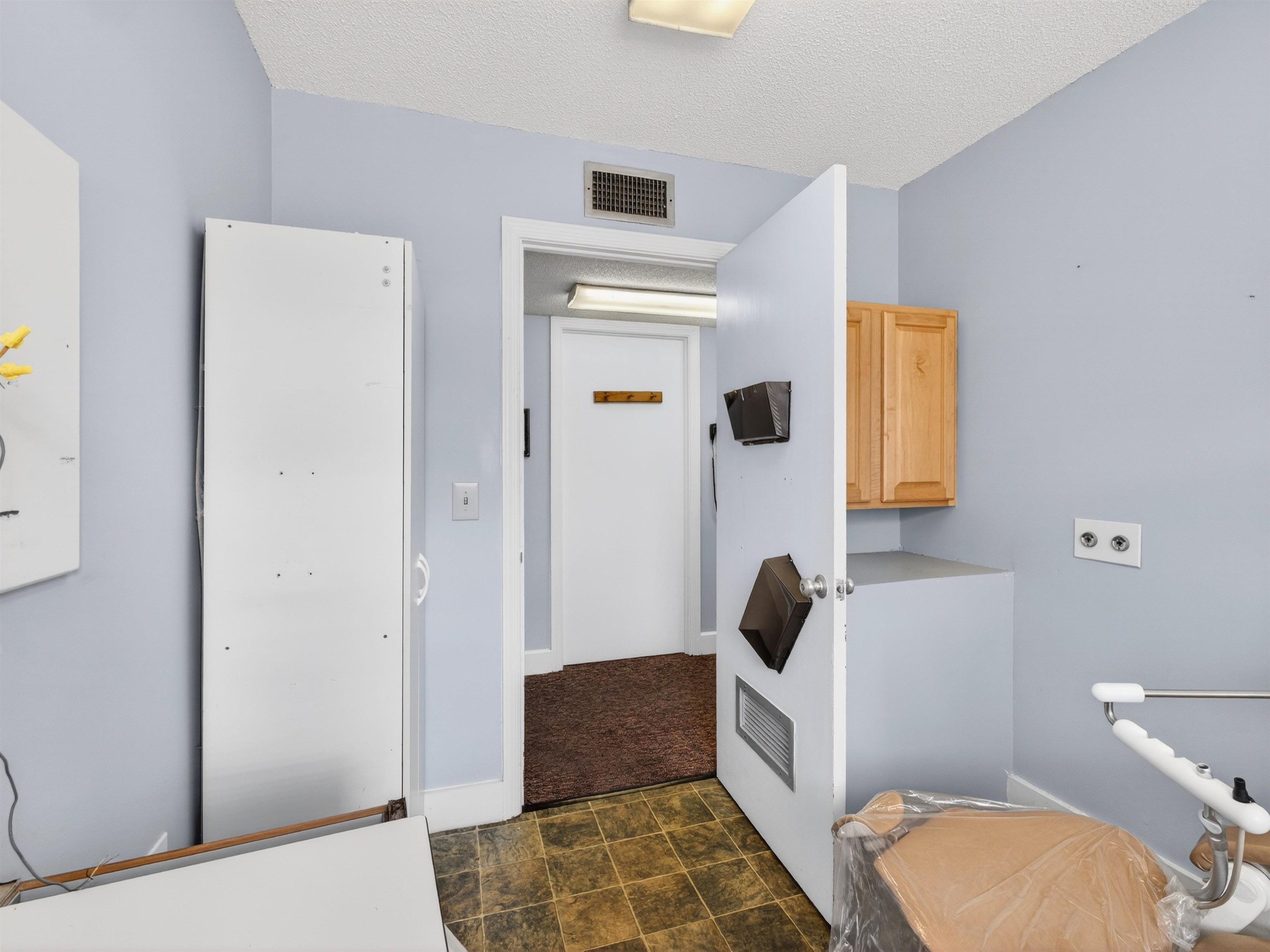 208 S Jackson St. Property Photo 13