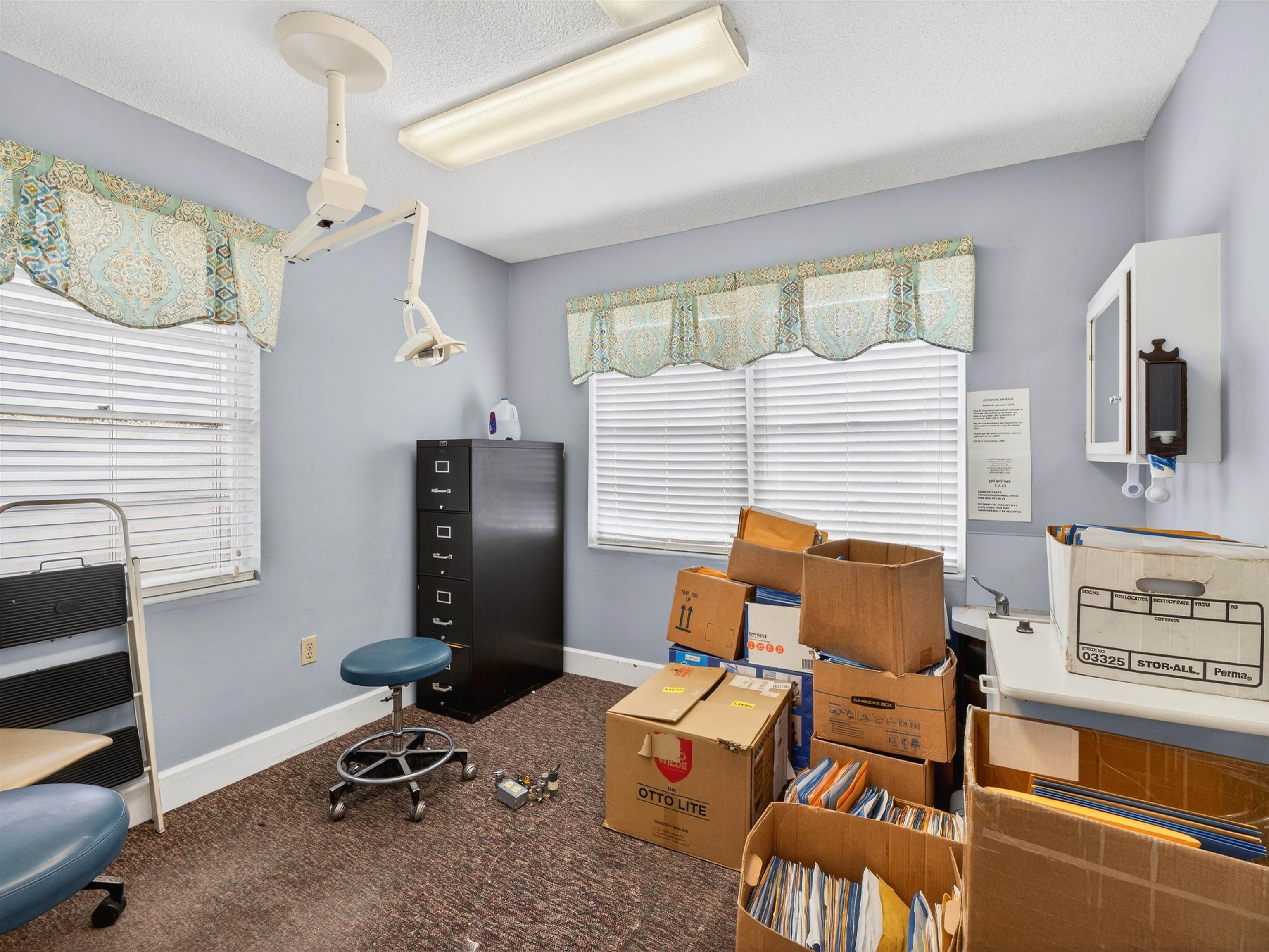 208 S Jackson St. Property Photo 14