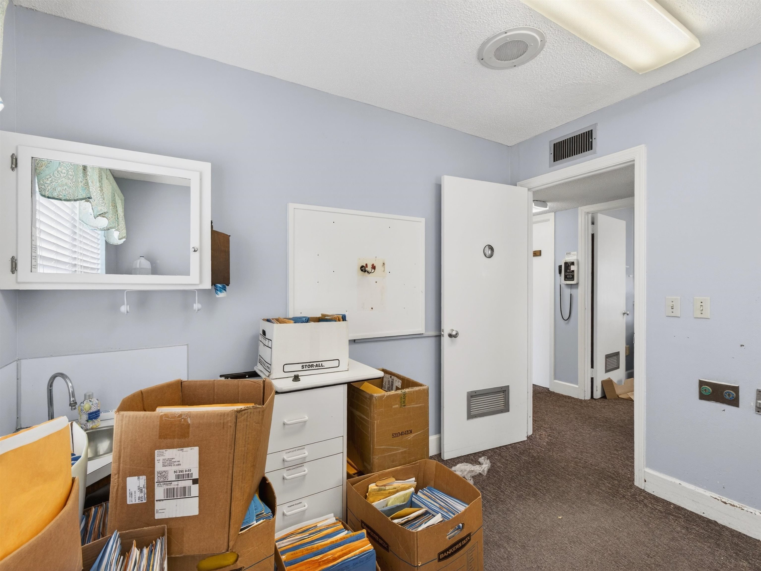 208 S Jackson St. Property Photo 15
