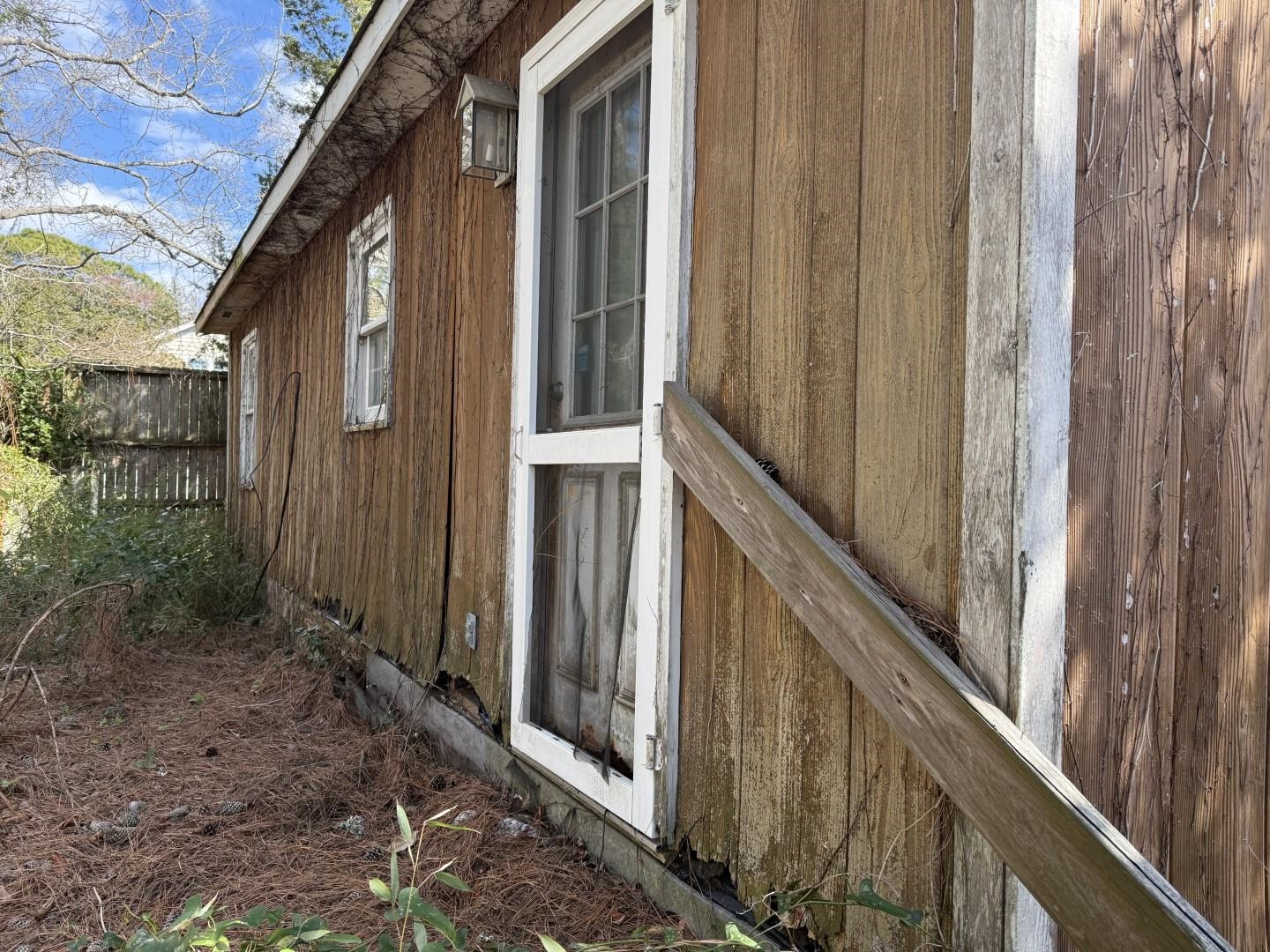 2008 Edge Dr. Property Photo 6