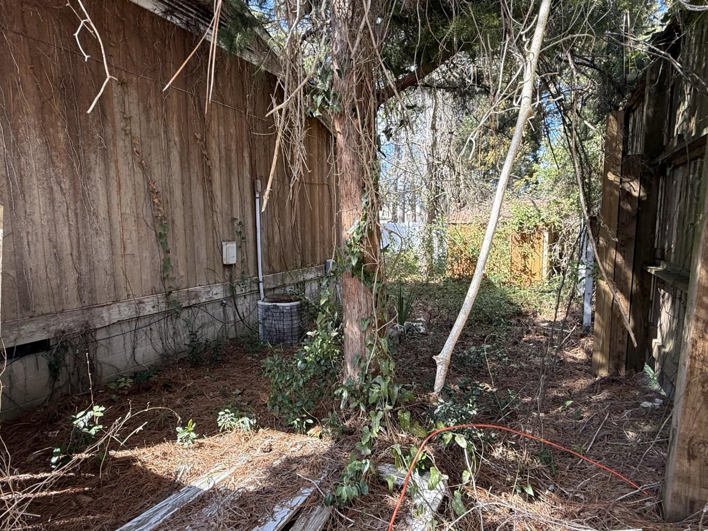 2008 Edge Dr. Property Photo 8