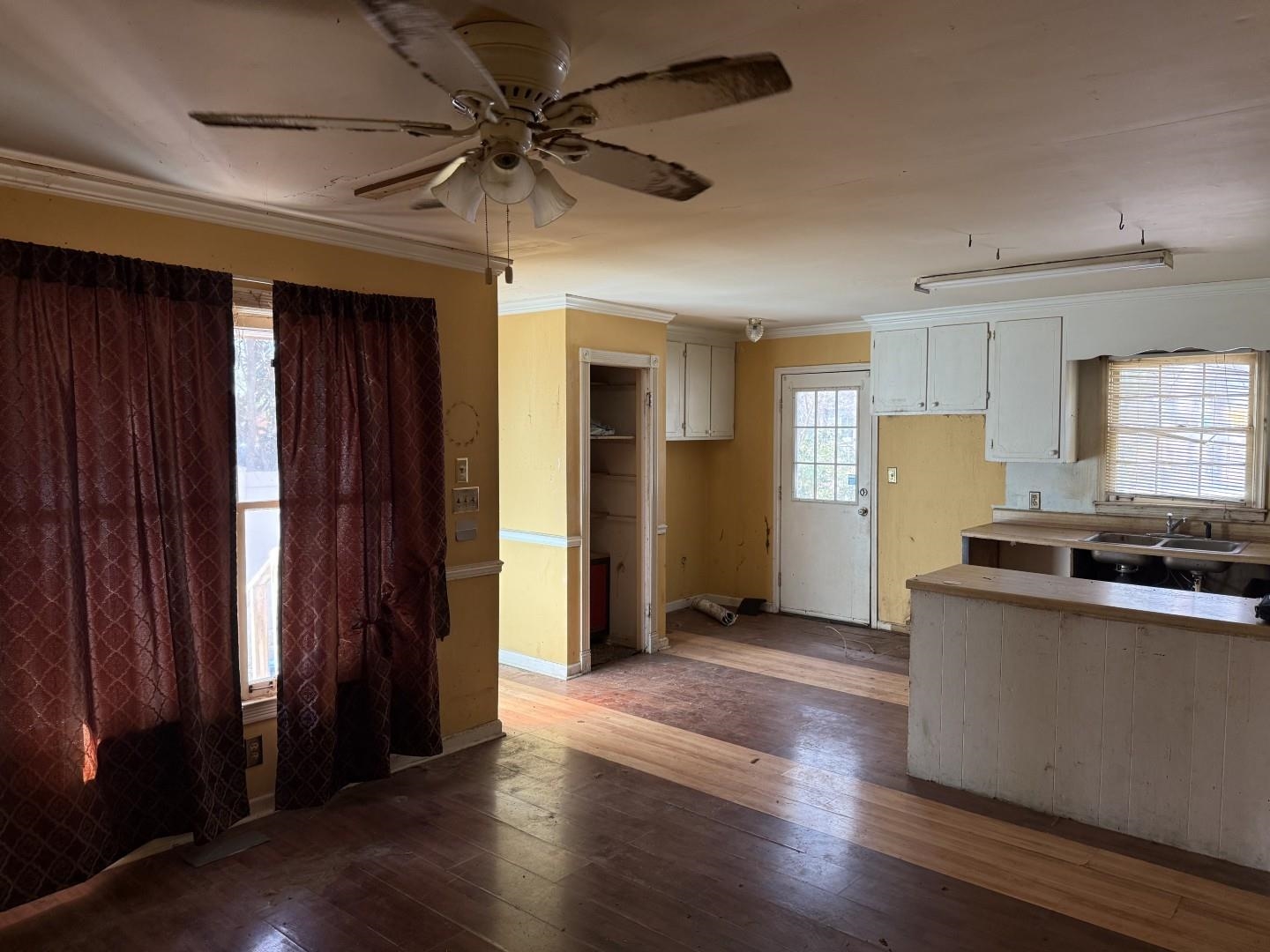2008 Edge Dr. Property Photo 16