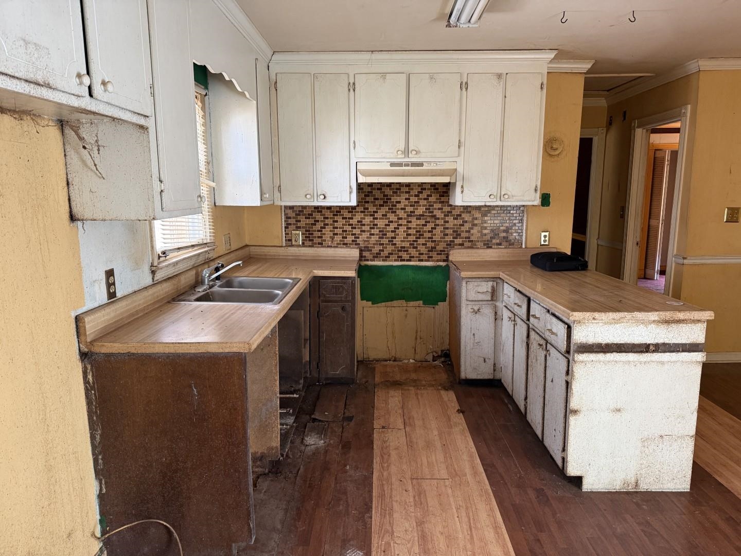 2008 Edge Dr. Property Photo 18