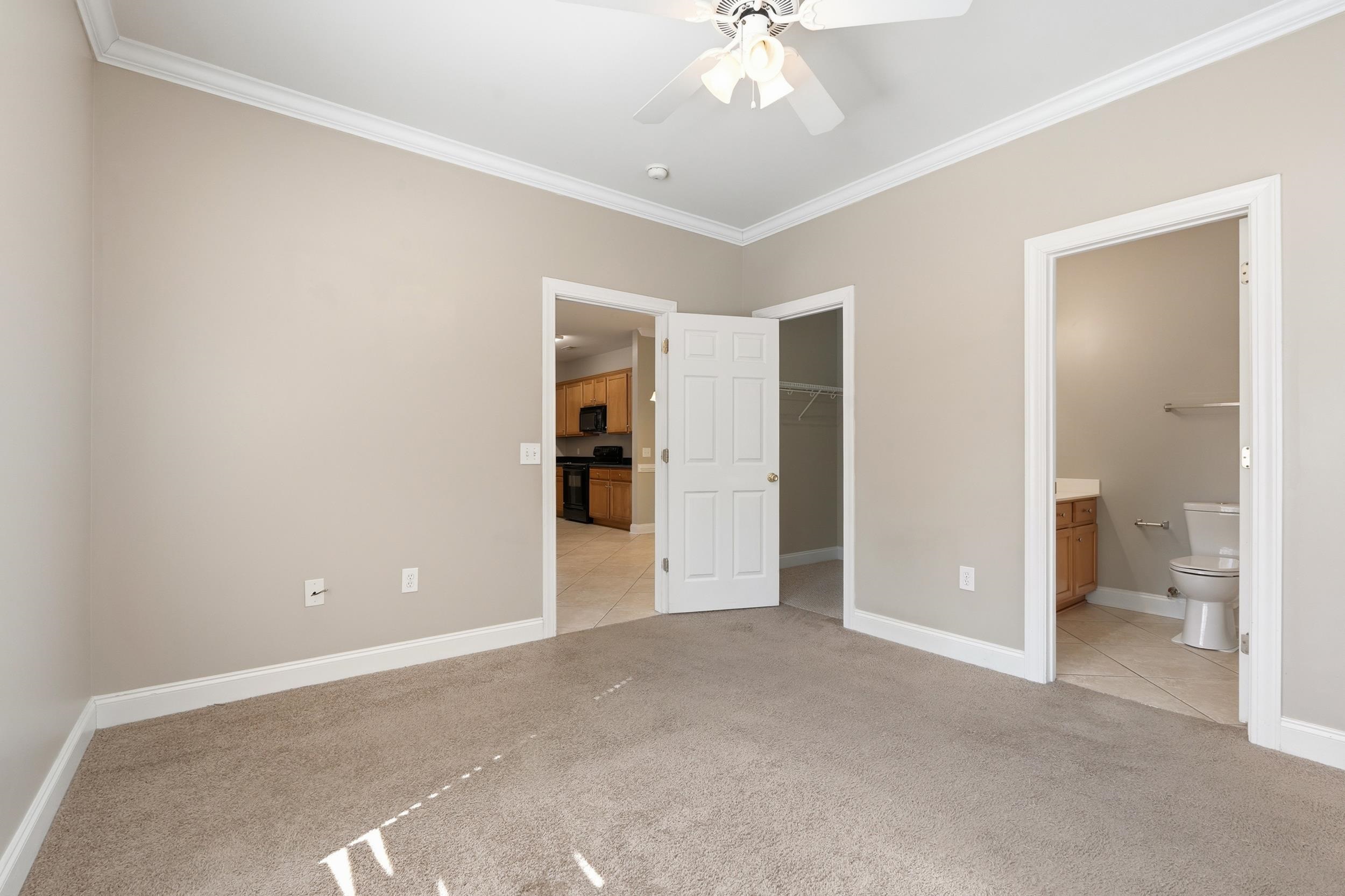 2077 Silvercrest Dr. Property Photo 17