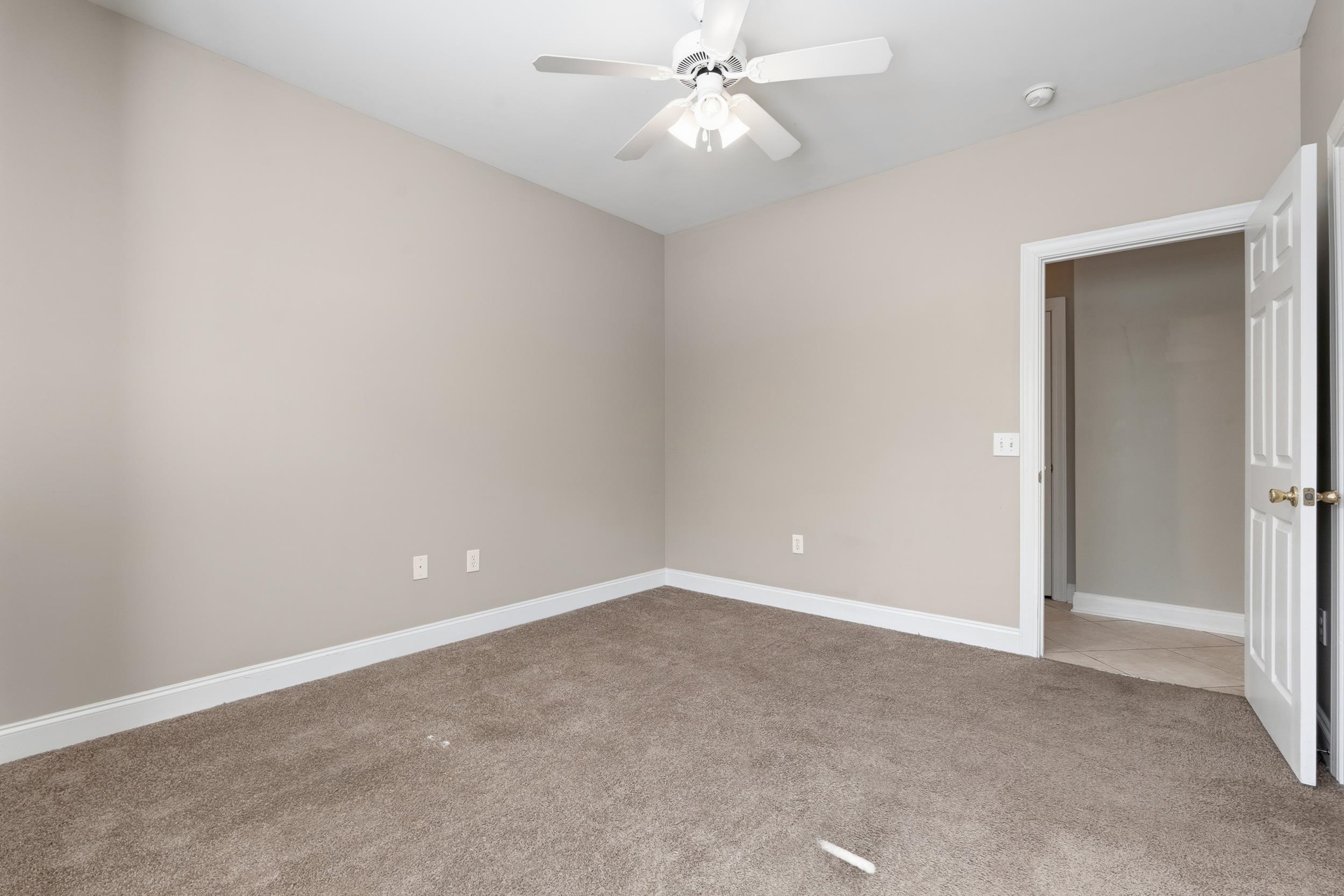 2077 Silvercrest Dr. Property Photo 25