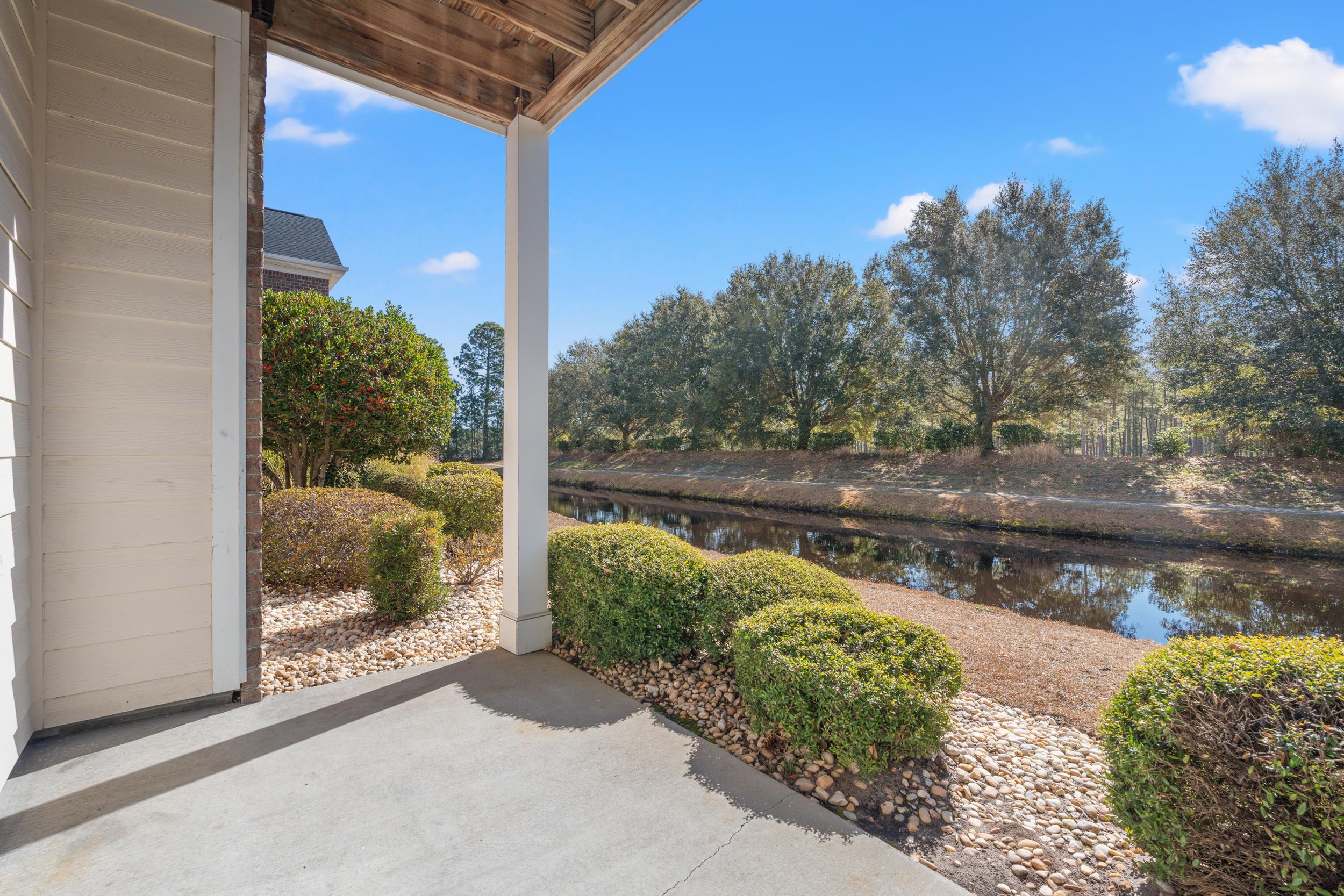 2077 Silvercrest Dr. Property Photo 32