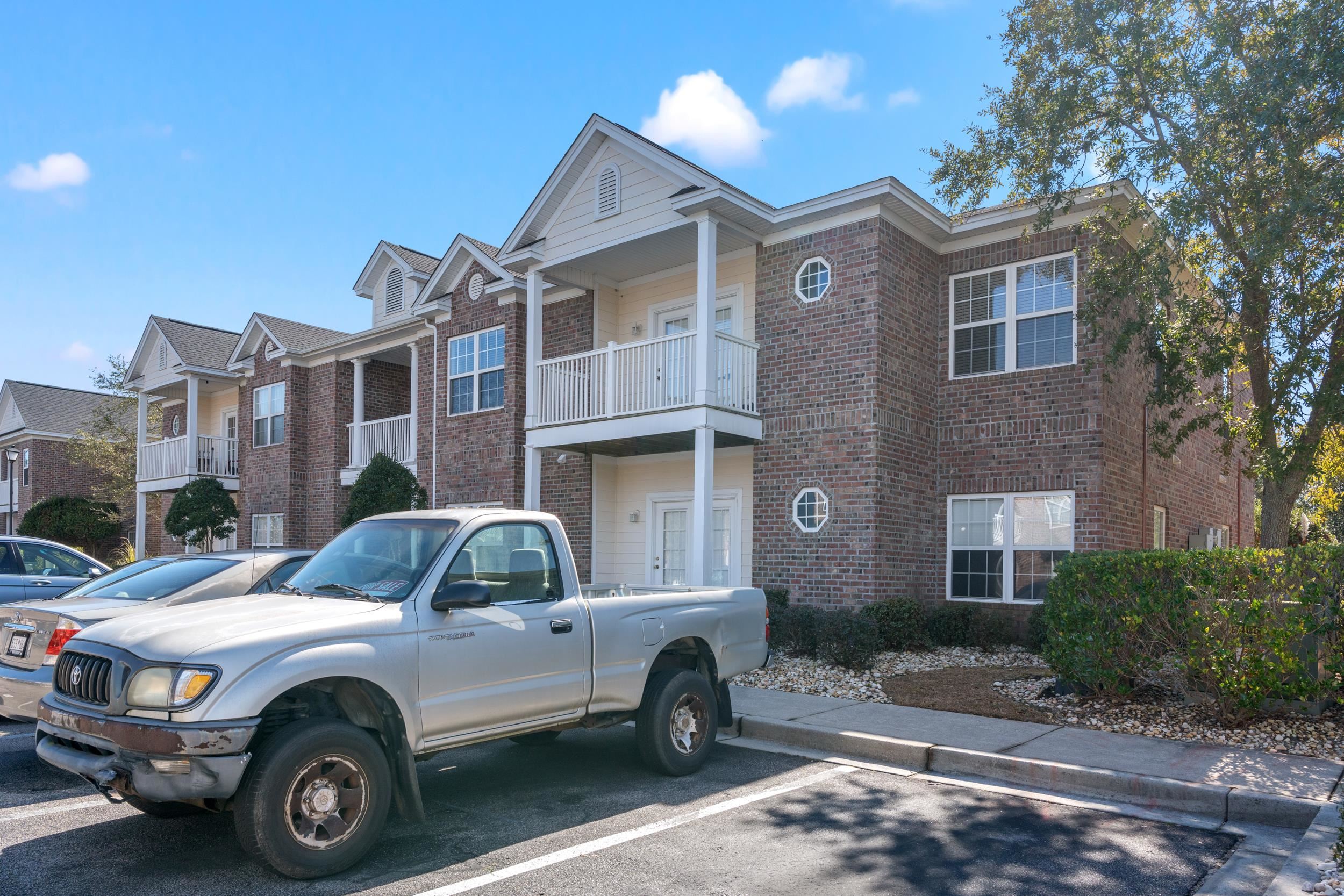 2077 Silvercrest Dr. Property Photo 33